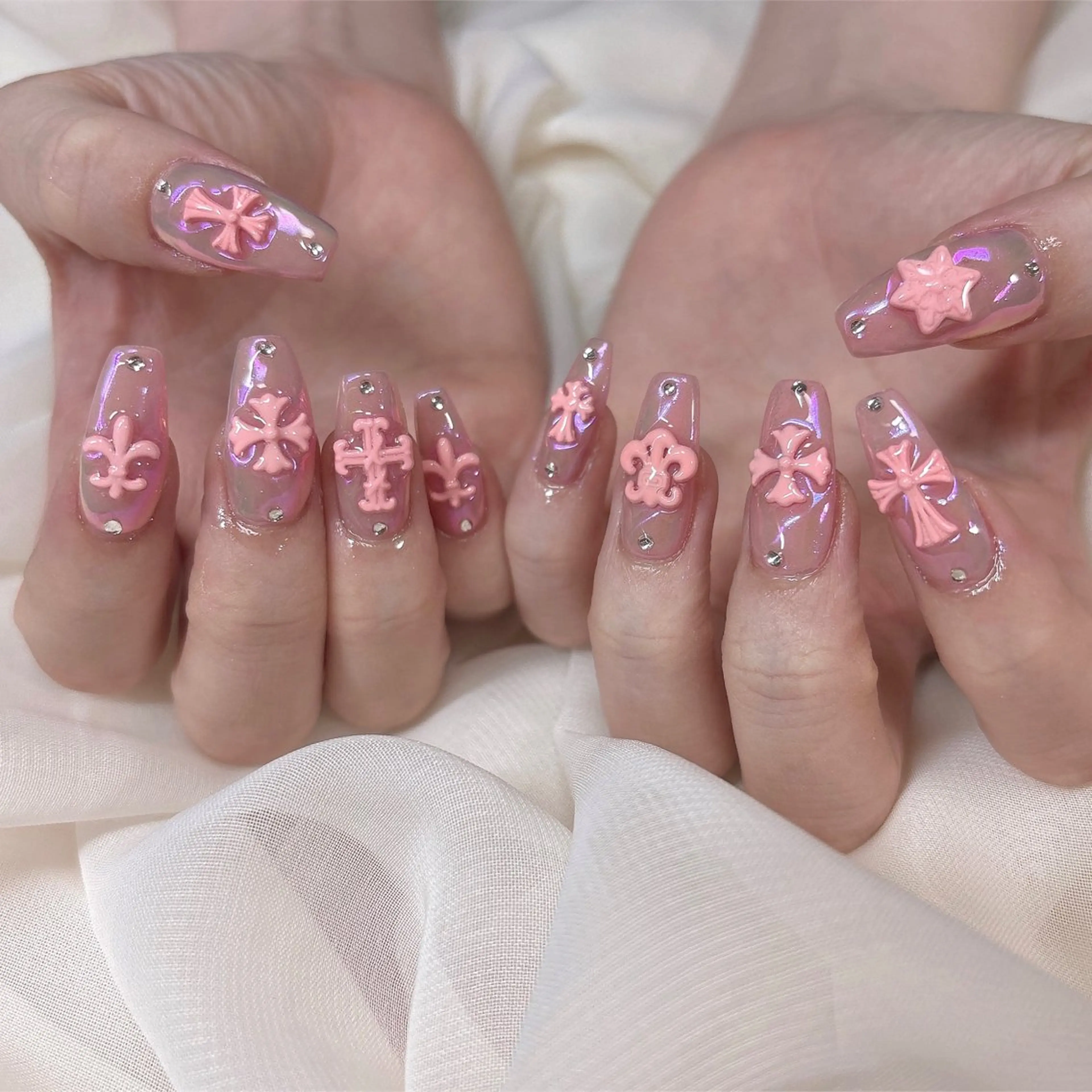 ネイル ゴージャス 持ち込み ハンドネイル 𓂃🦢Aurora Swan🌙𓂃のネイルデザイン