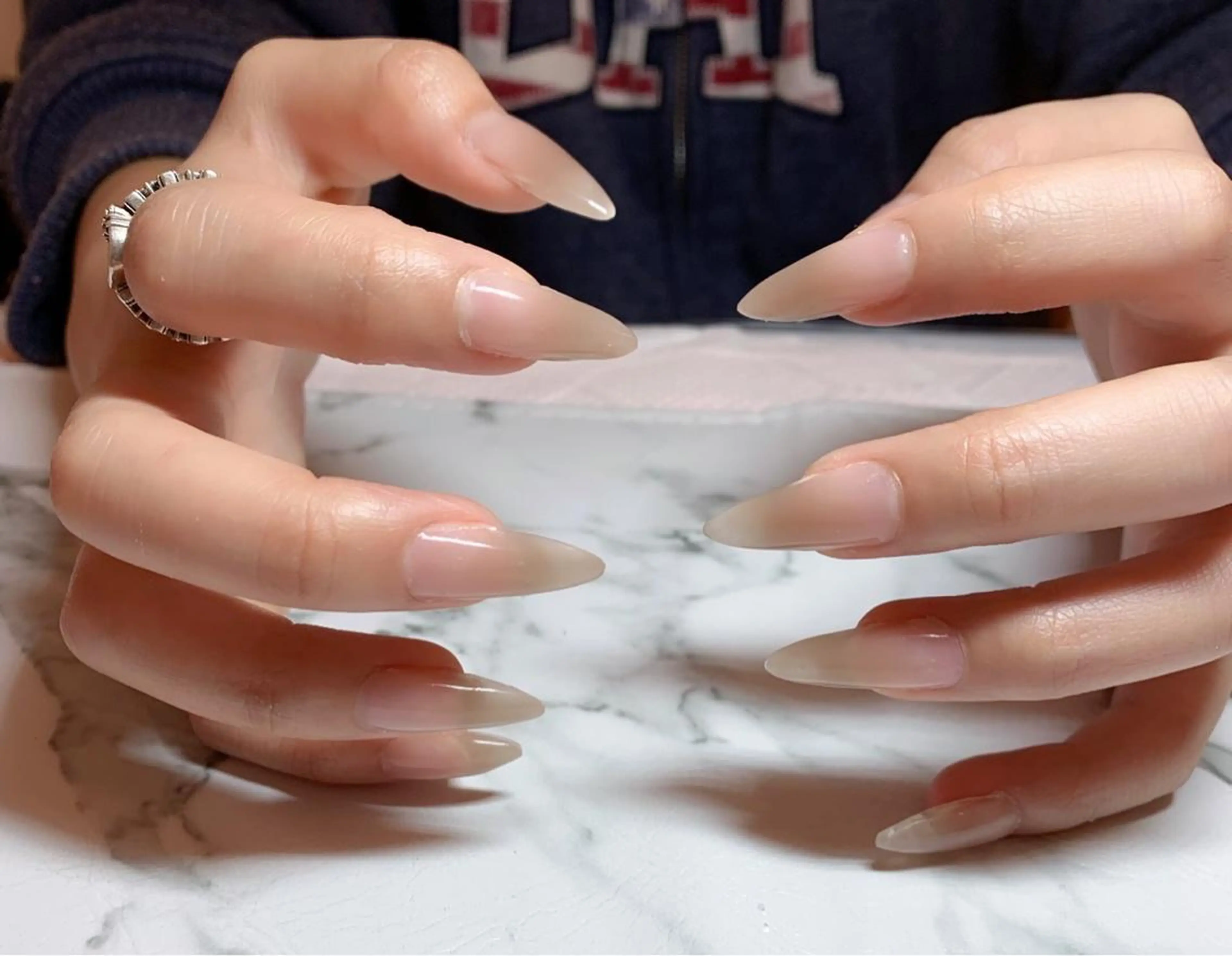 ネイル アニマル柄 アートネイル ニュアンスネイル ワンカラーネイル スカルプネイル ハンドネイル x.1.0.nail ♡Cのネイルデザイン