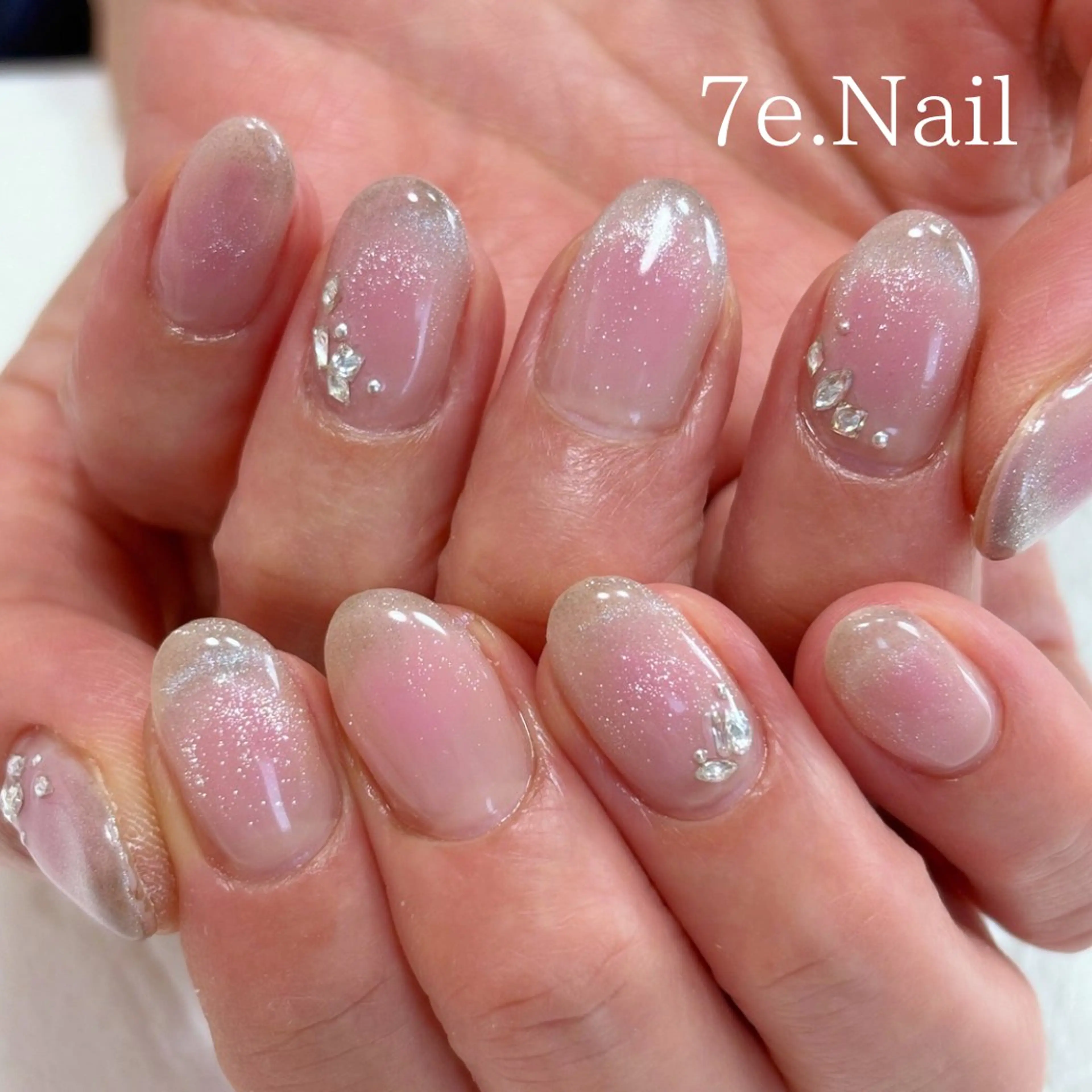 ネイル 7e. Nailのネイルデザイン