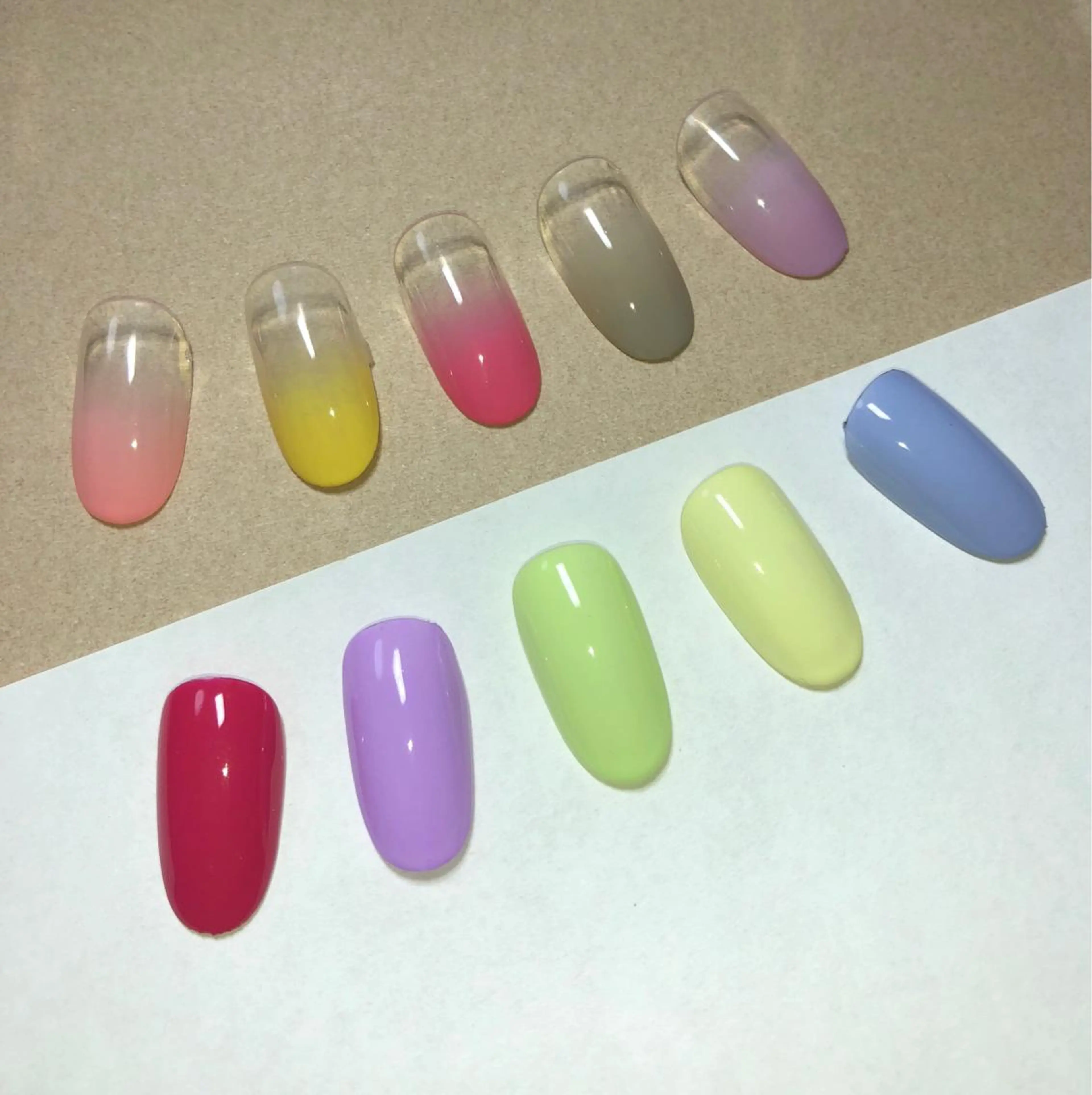 ネイル グラデーション ラメ(グリッター) ワンカラーネイル シンプルネイル ストーンネイル ハンドネイル 遊津 美来のネイルデザイン