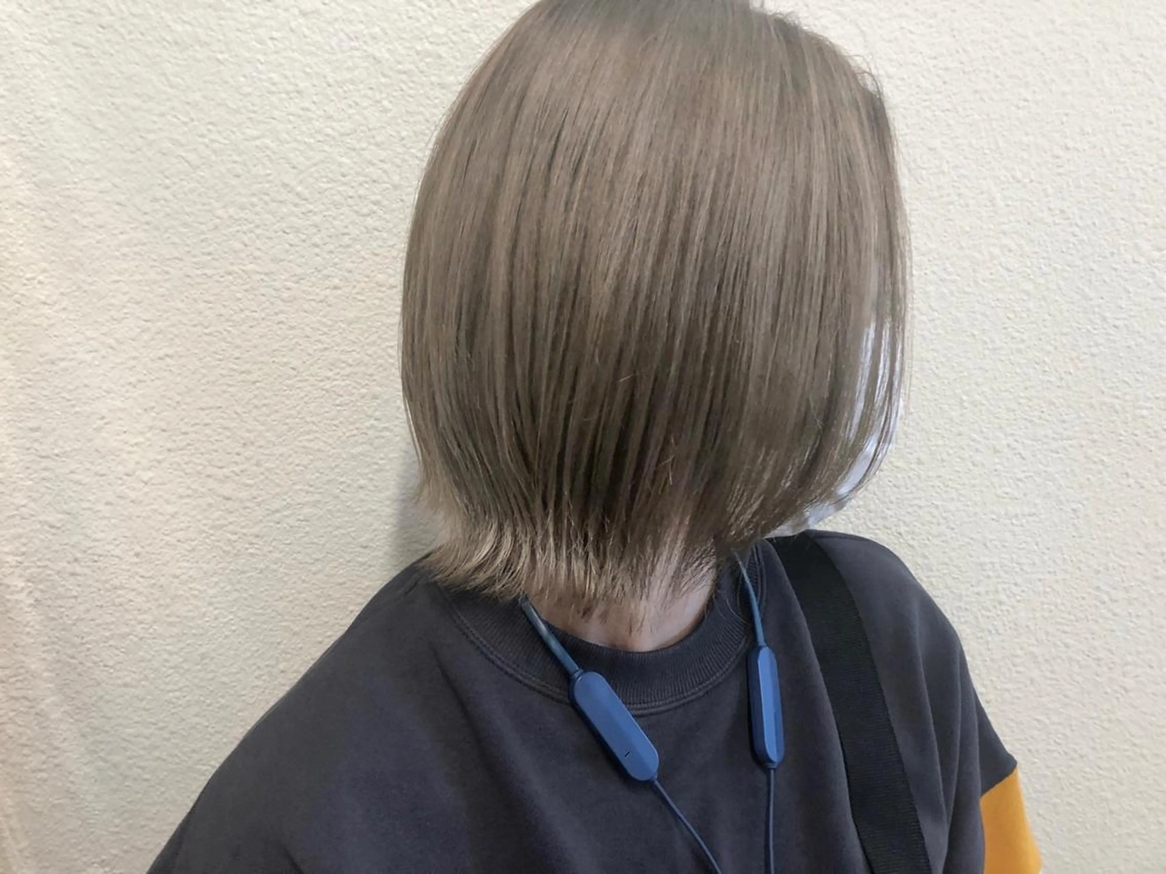 ショート カラー ベージュカラー ブリーチ シルバー シルバーベージュ ヘアカラー 🌼こやま かおり🌼のヘアスタイル