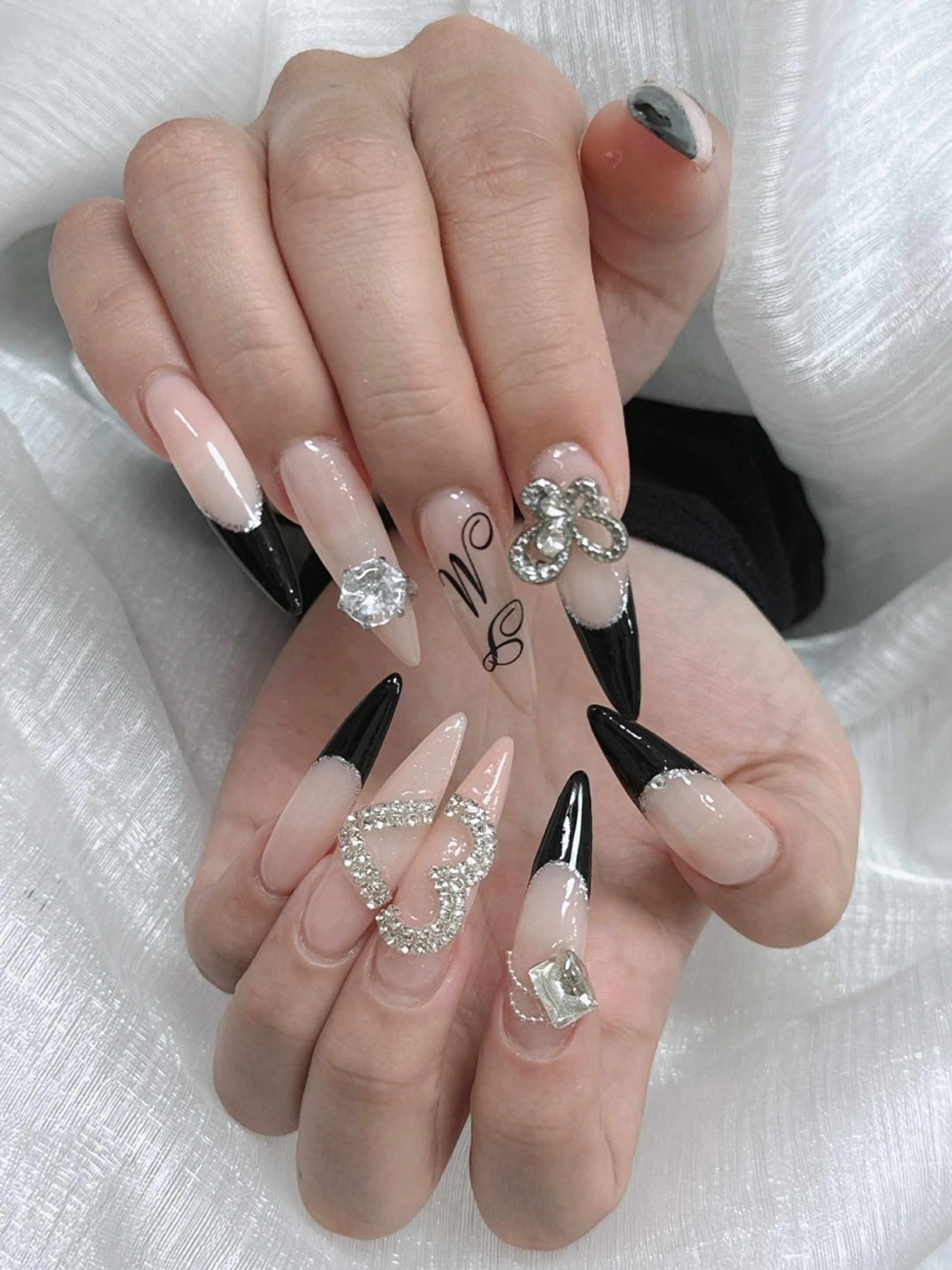 ネイル ハンドネイル Lee Nailsのネイルデザイン