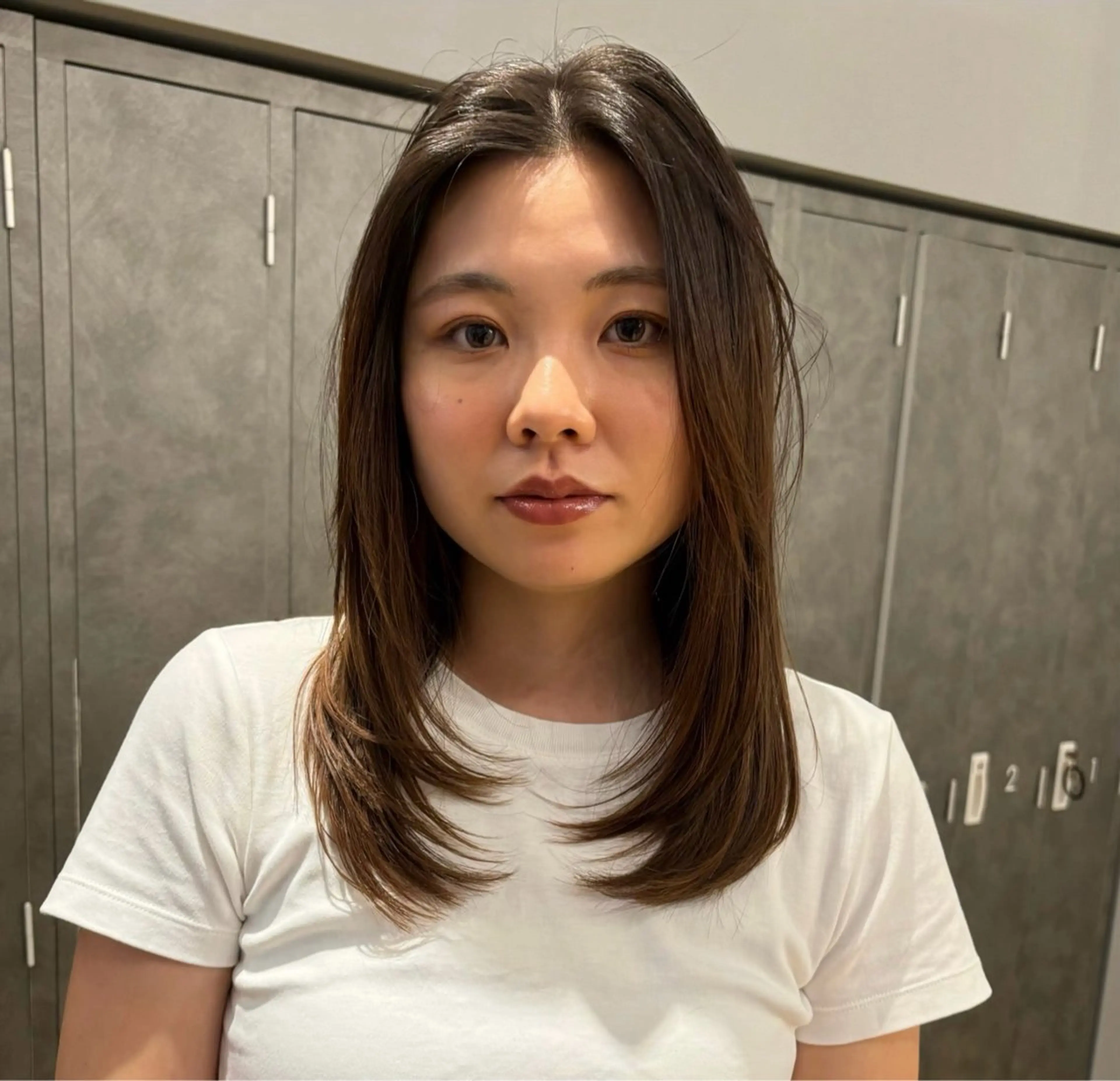 ミディアム 重里 瑠花のヘアスタイル