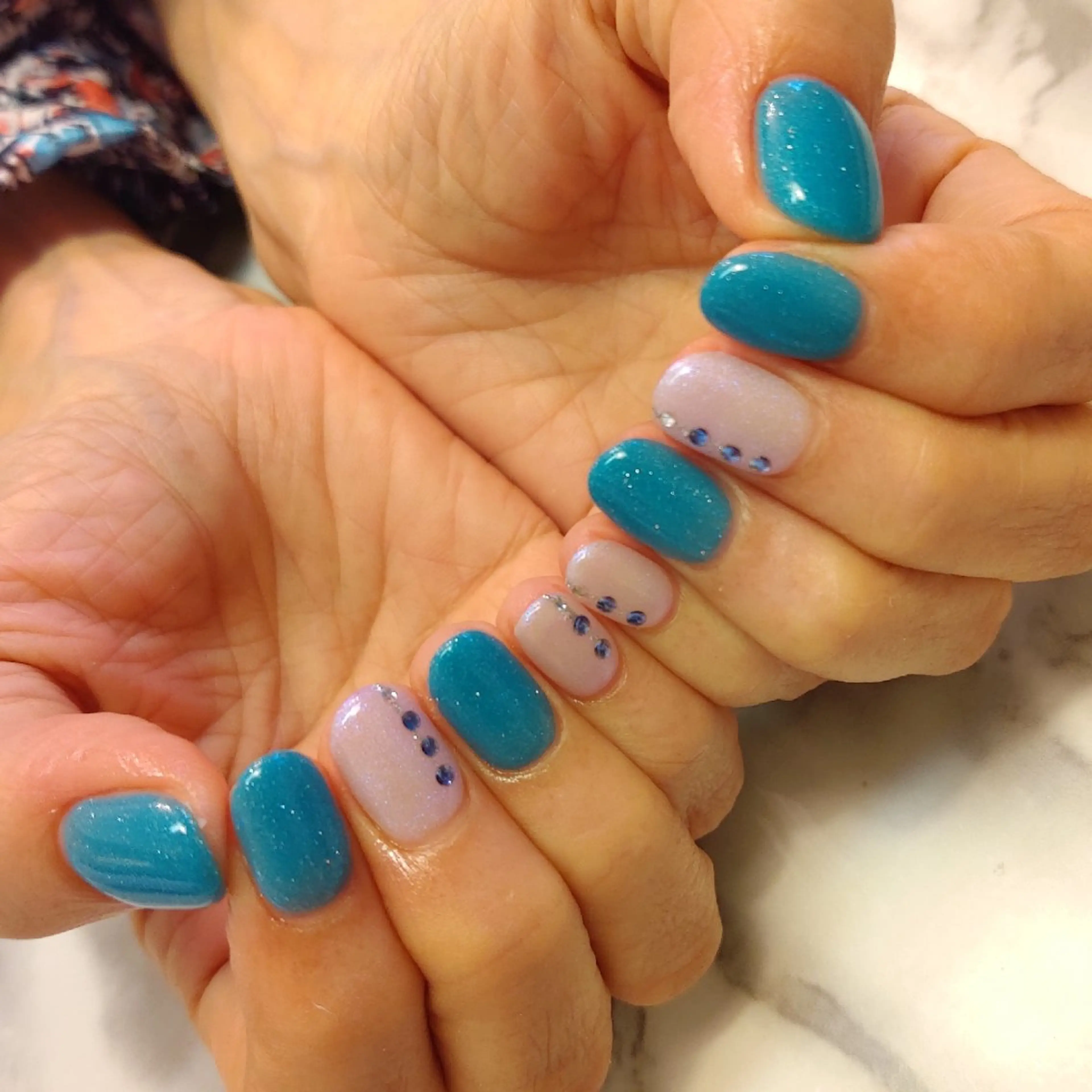 ネイル ジェヌインネイル 河内のネイルデザイン