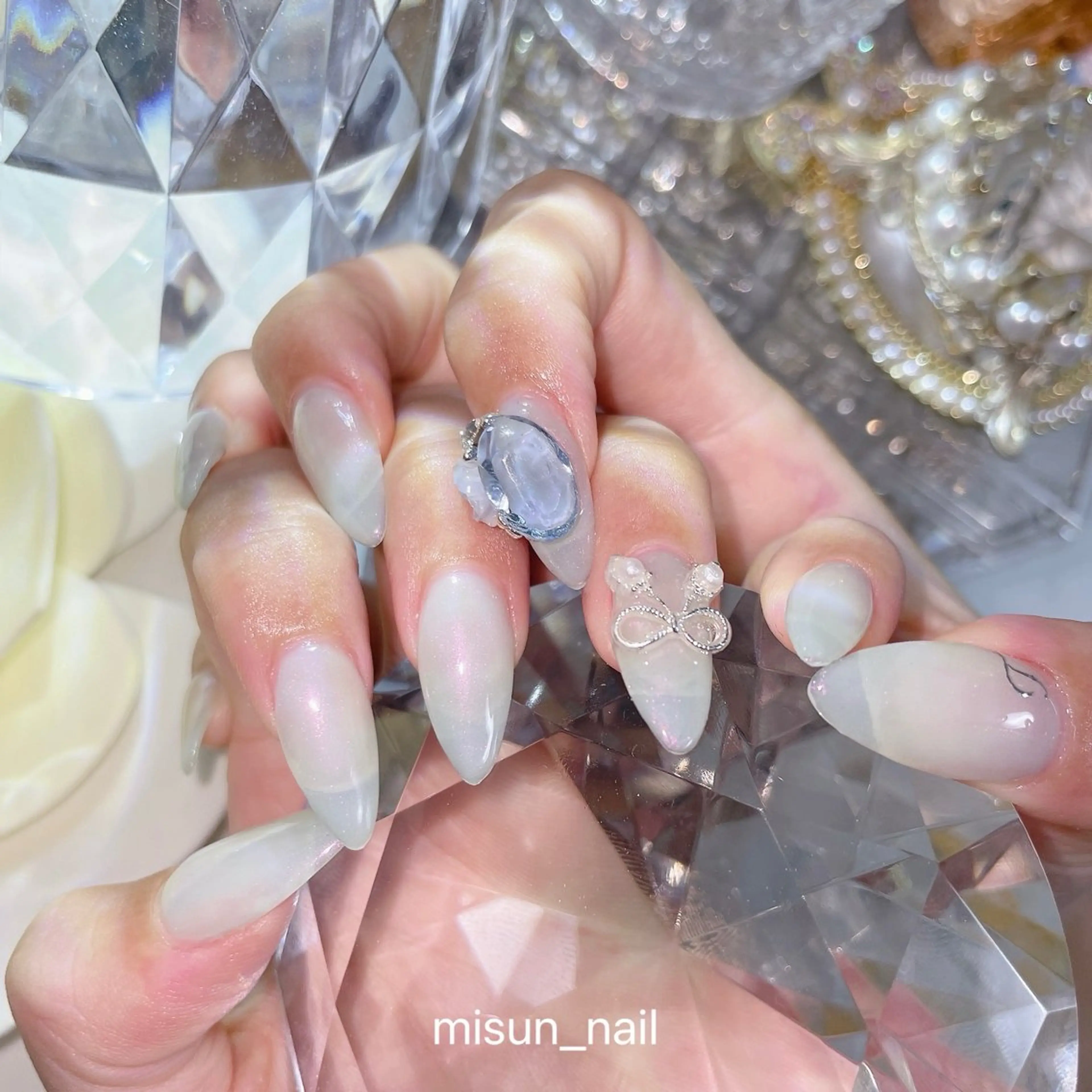 ネイル アートネイル オーロラネイル チークネイル 長さ出し フラッシュネイル misun_ nailのネイルデザイン
