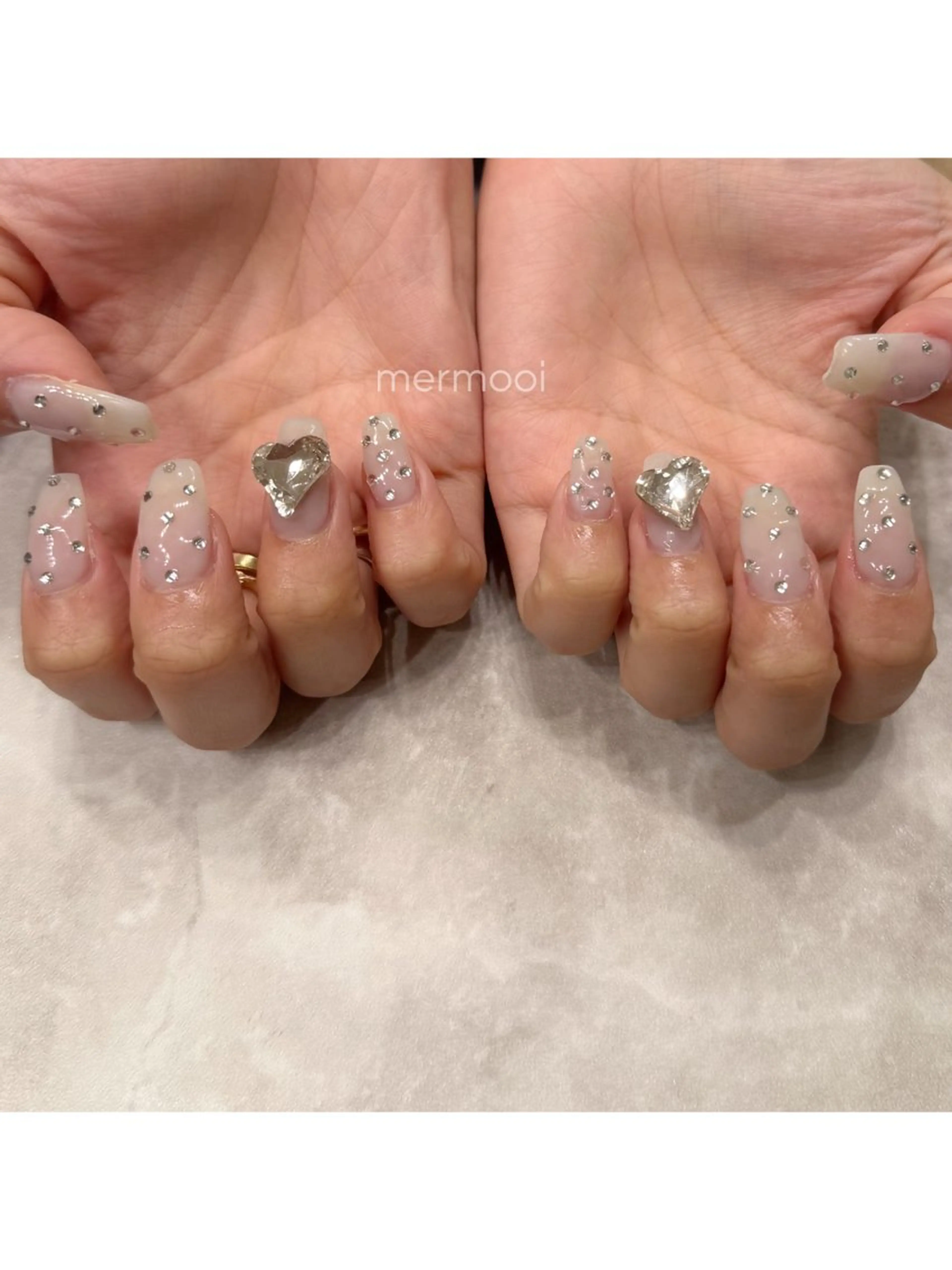 ネイル ハート キラキラネイル 韓国ネイル 水色 持ち込み melumooi nailのネイルデザイン