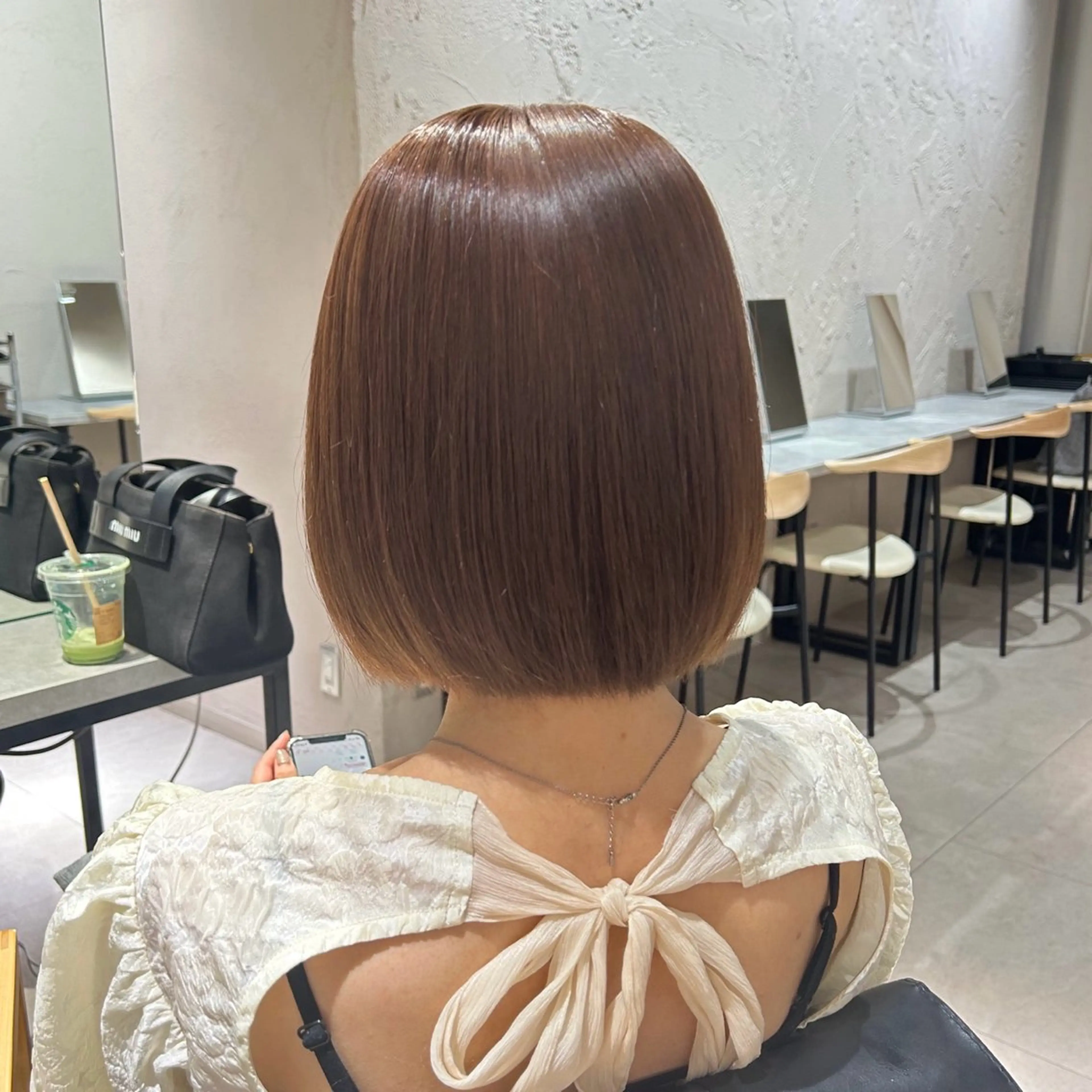 ショート カラー ベージュカラー ブリーチ ブリーチなしカラー ボブ ミディアムヘア Chifumiのヘアスタイル