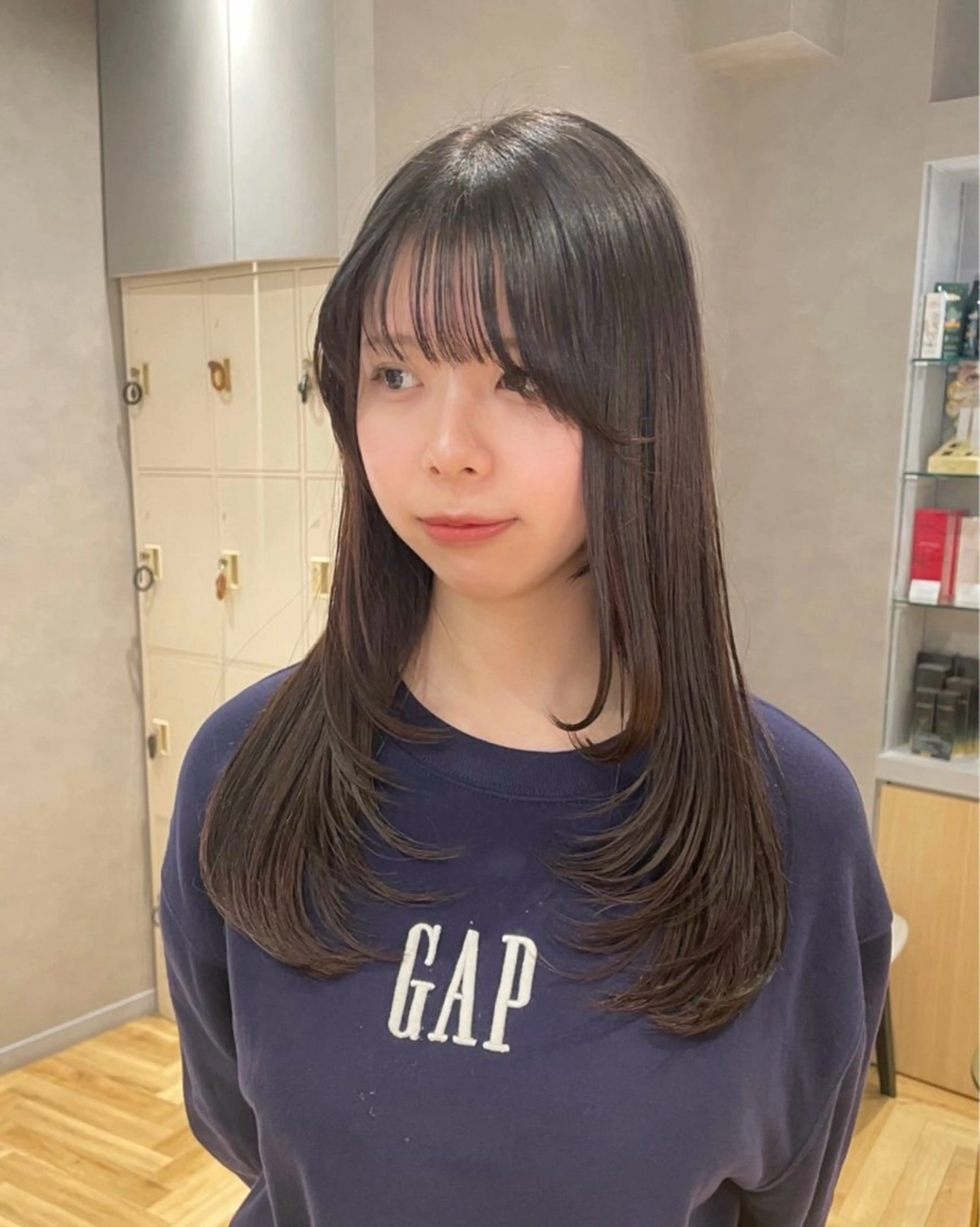 ミディアム 中野 栞里のヘアスタイル