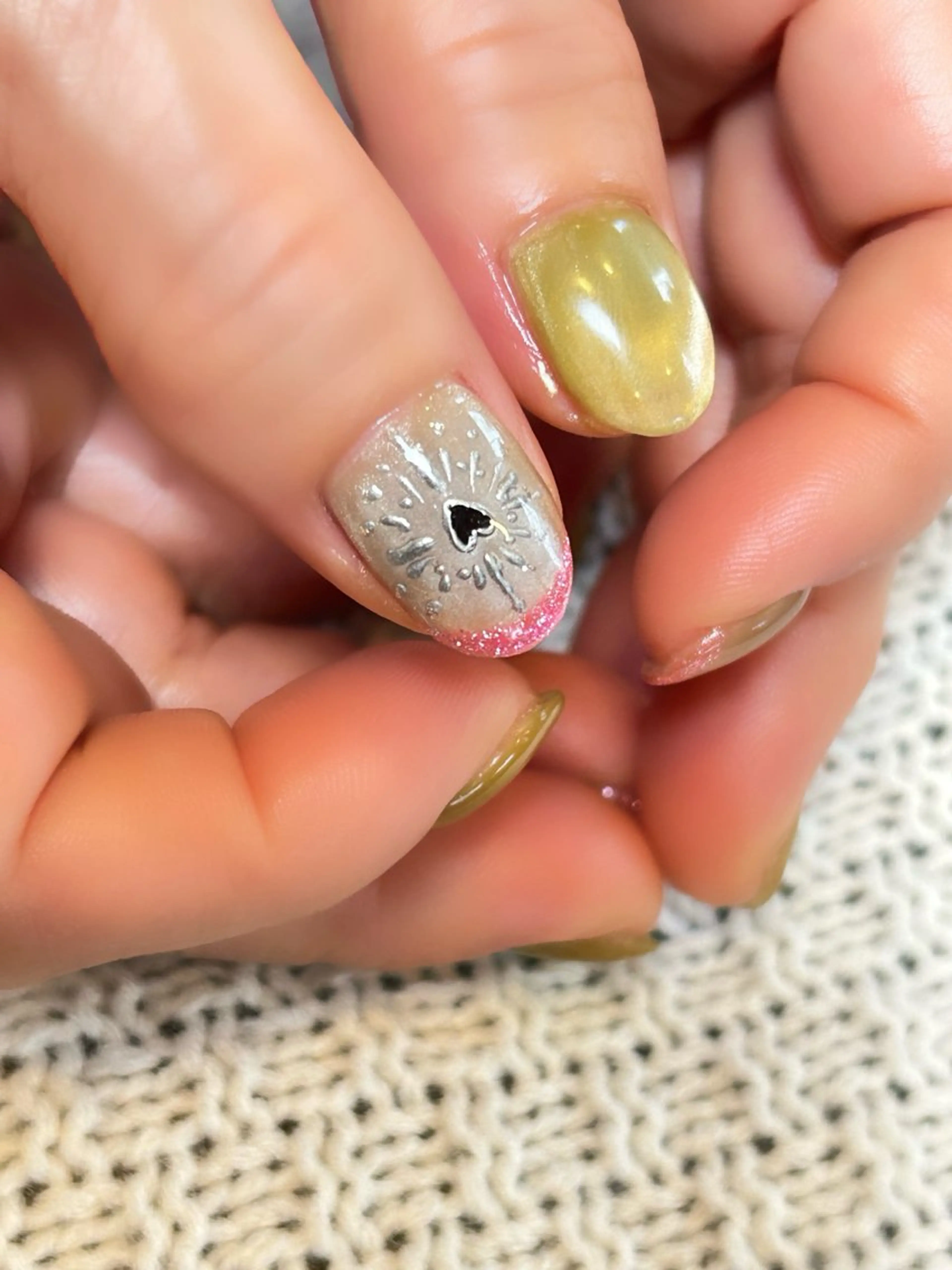 ネイル ハンドネイル lady bird yoshieのネイルデザイン