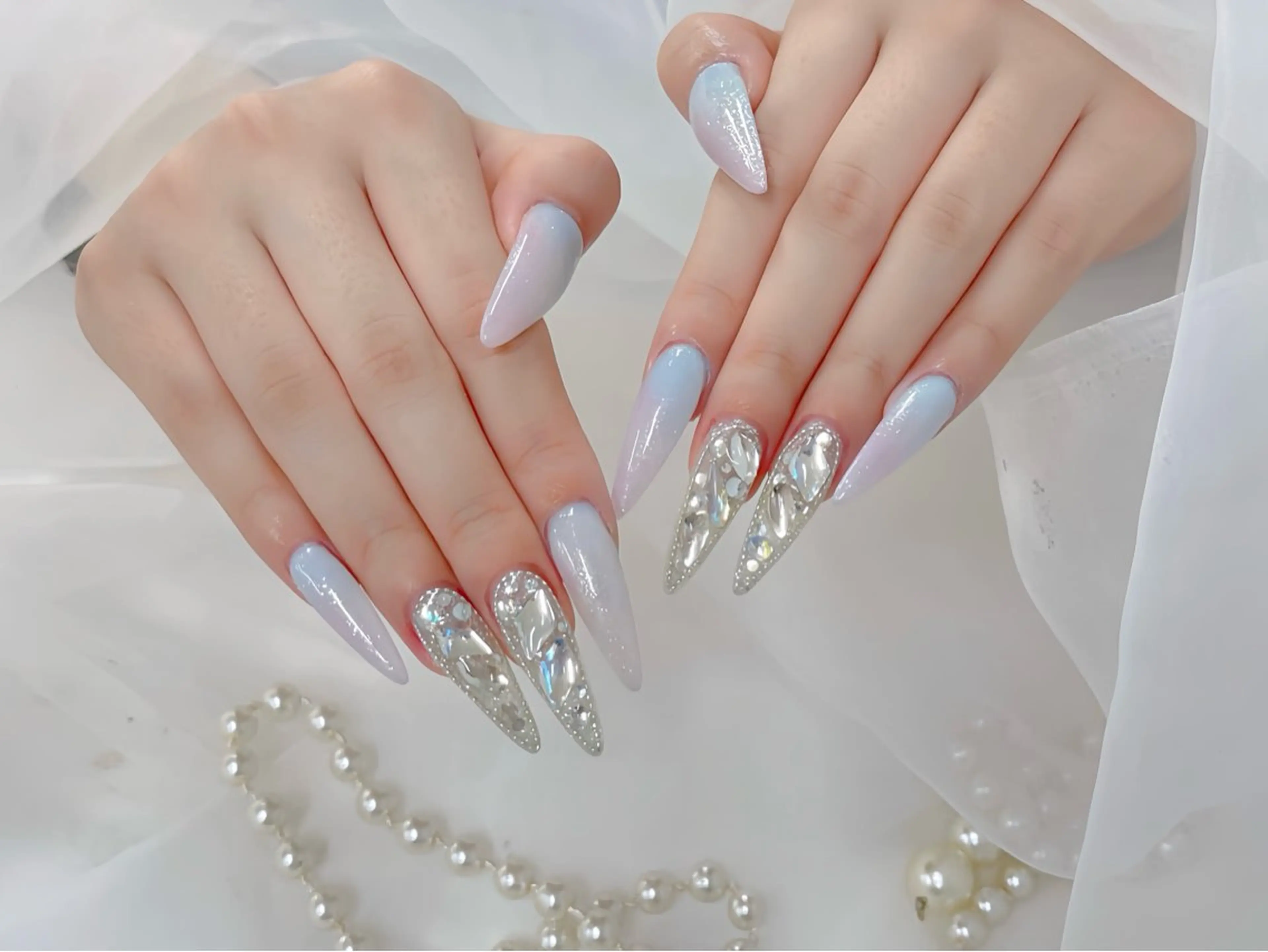 ネイル オーロラネイル チークネイル 桜ネイル クリアネイル ドット ハンドネイル Rin Nail 新大久保店のネイルデザイン