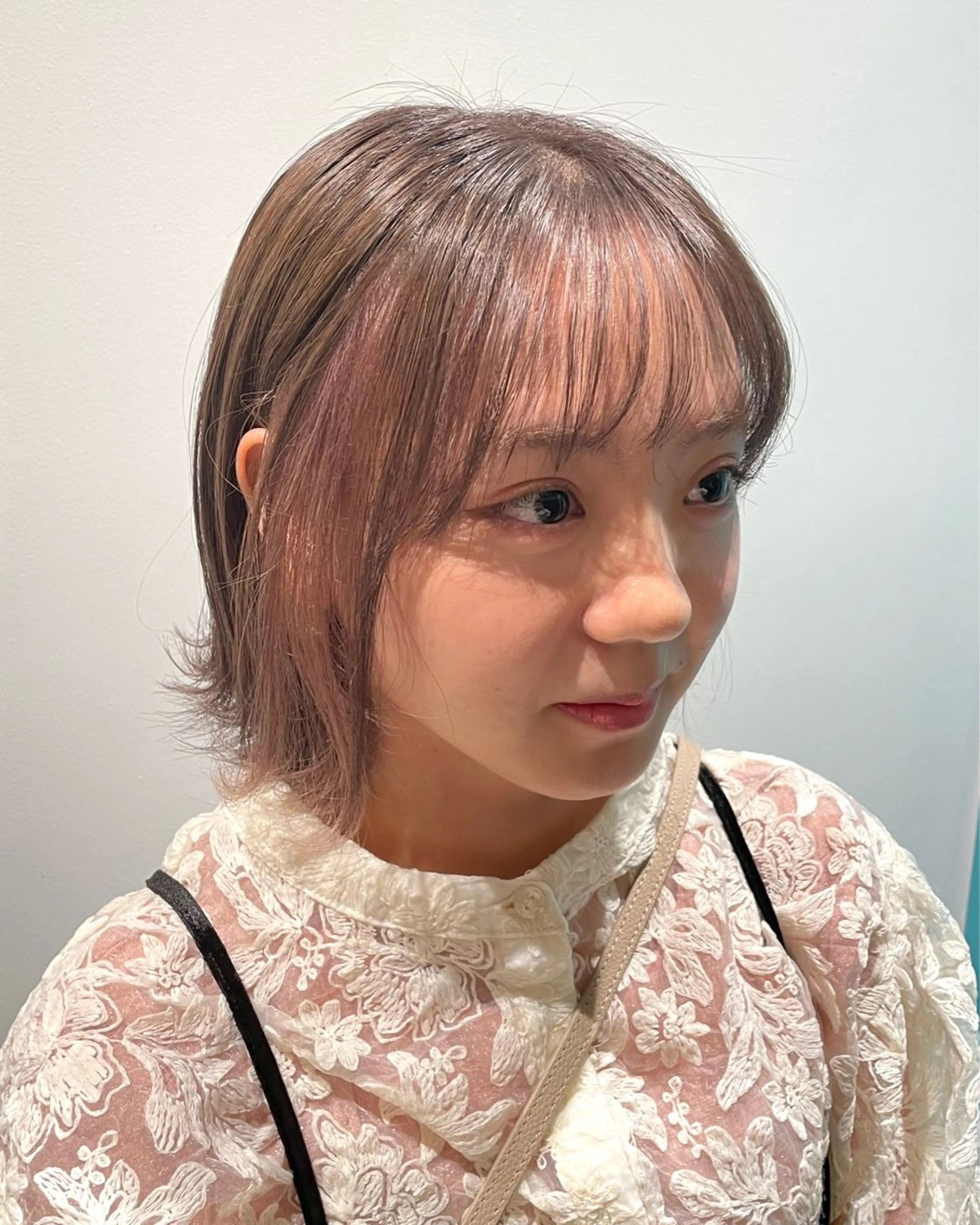 ショート カラー ヘアカラー 透明感カラー×ヘア アレンジ🪽しおりのヘアスタイル