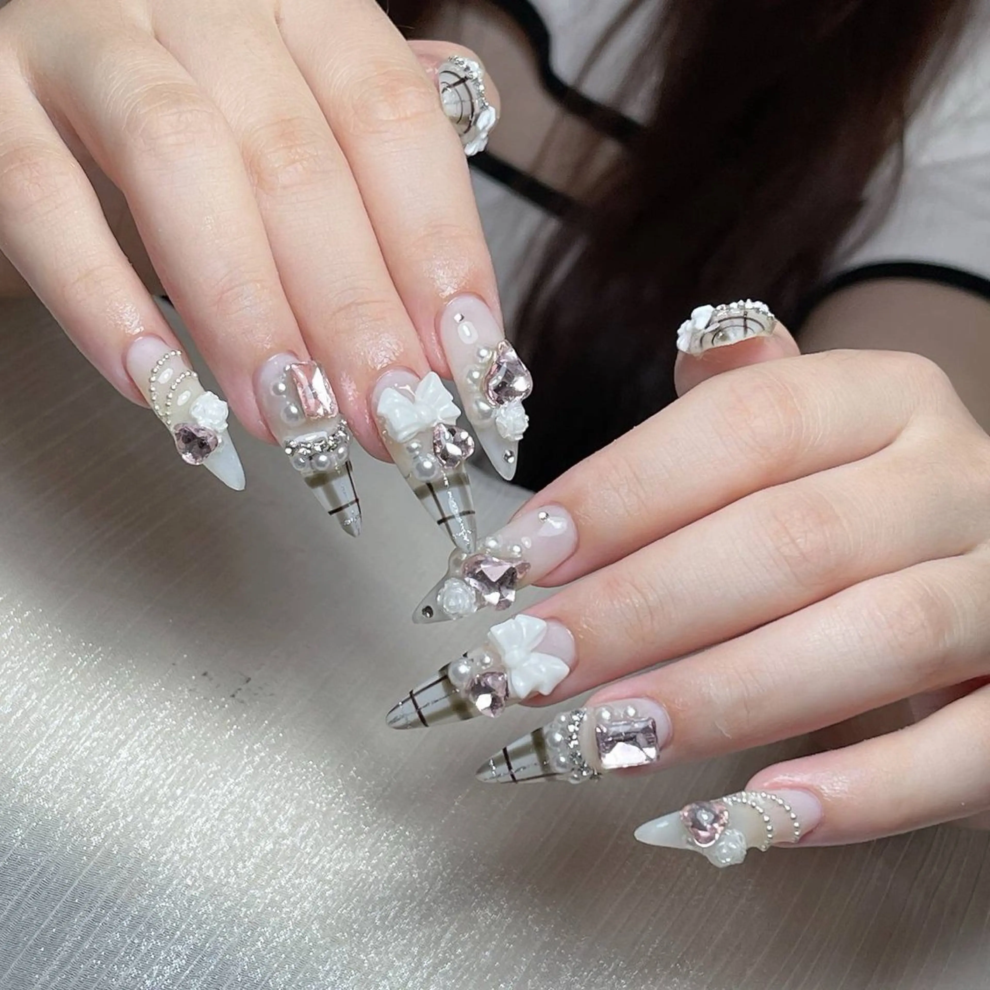 ネイル チークネイル クリアネイル ガーリー キラキラネイル 韓国ネイル Ume Nail Studioのネイルデザイン