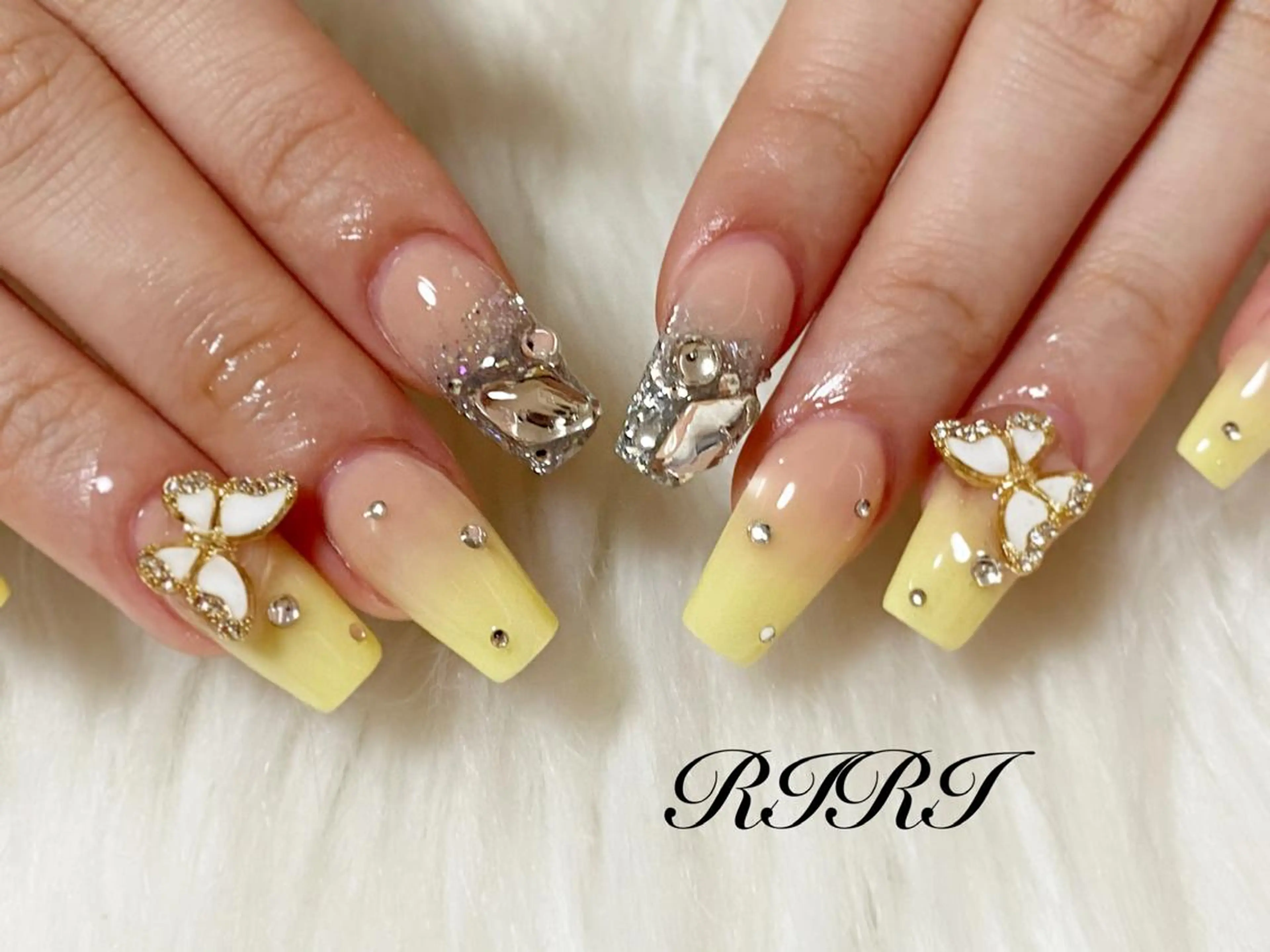 ネイル ジェルネイル キラキラネイル 韓国ネイル ラメ(グリッター) ロングネイル ハンドネイル riri オーナーのネイルデザイン