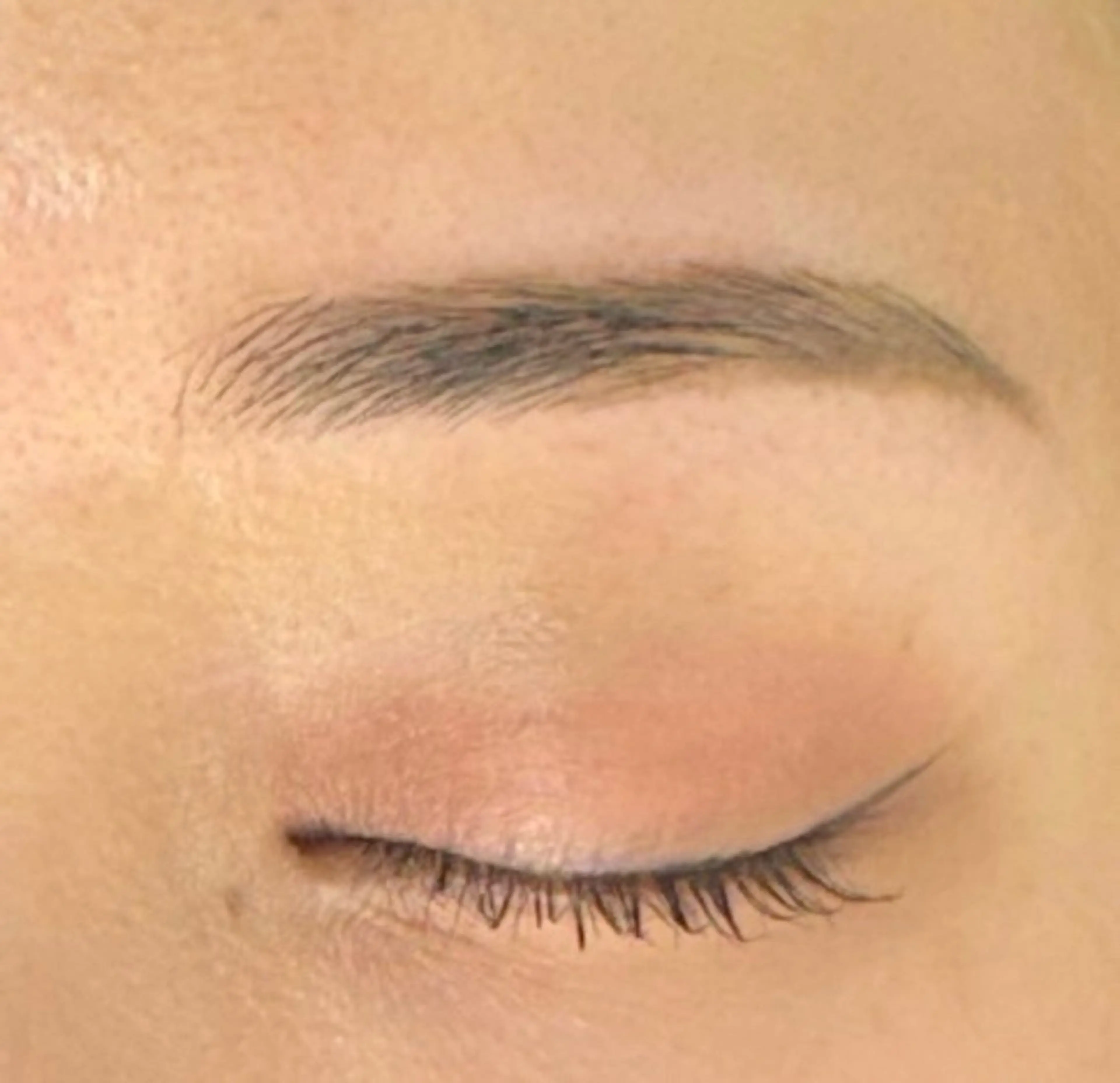 アイブロウ 唯 月のマツエク・マツパデザイン