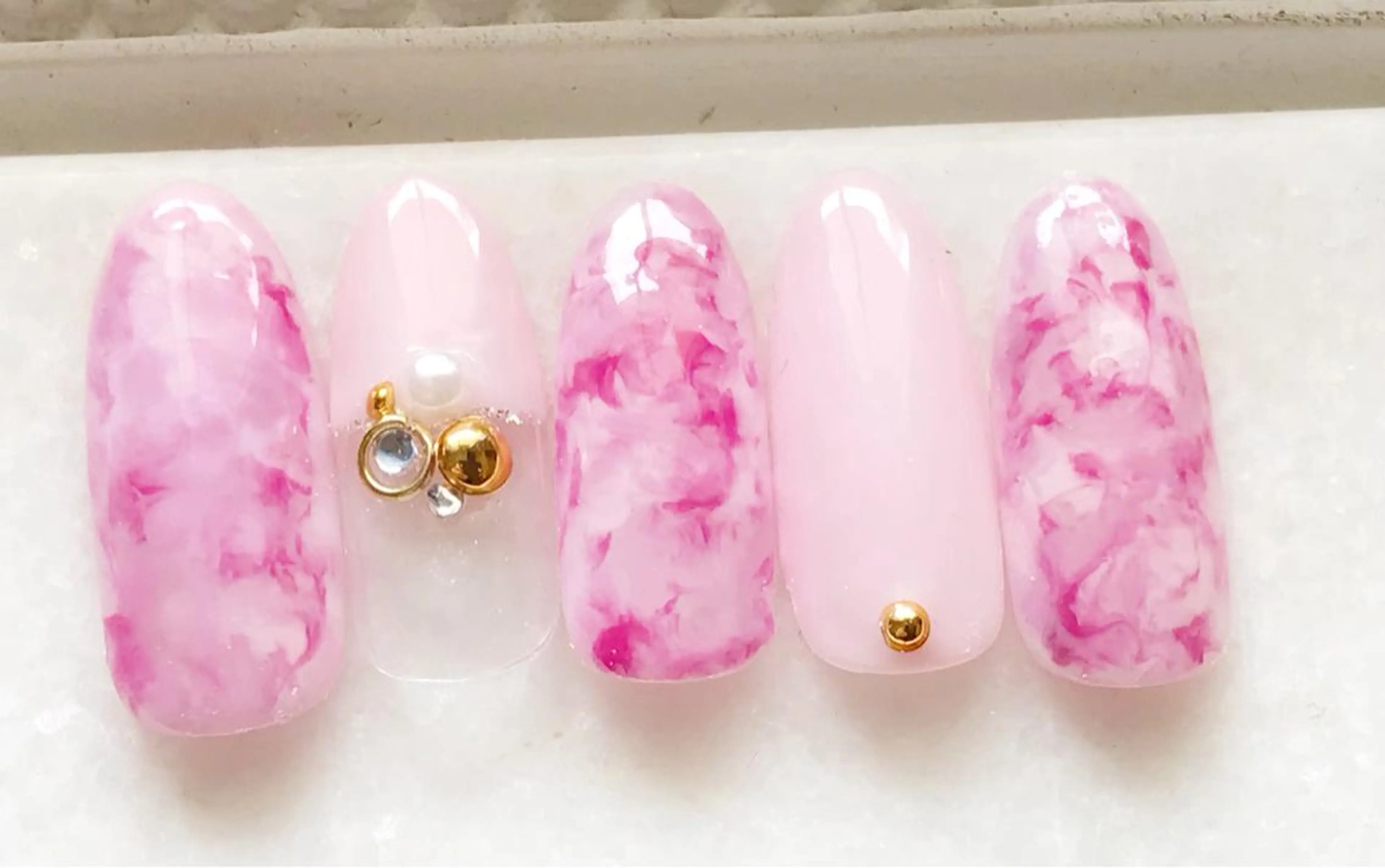 ネイル ジェルネイル パラジェル ハンドネイル Satomi  のネイルデザイン