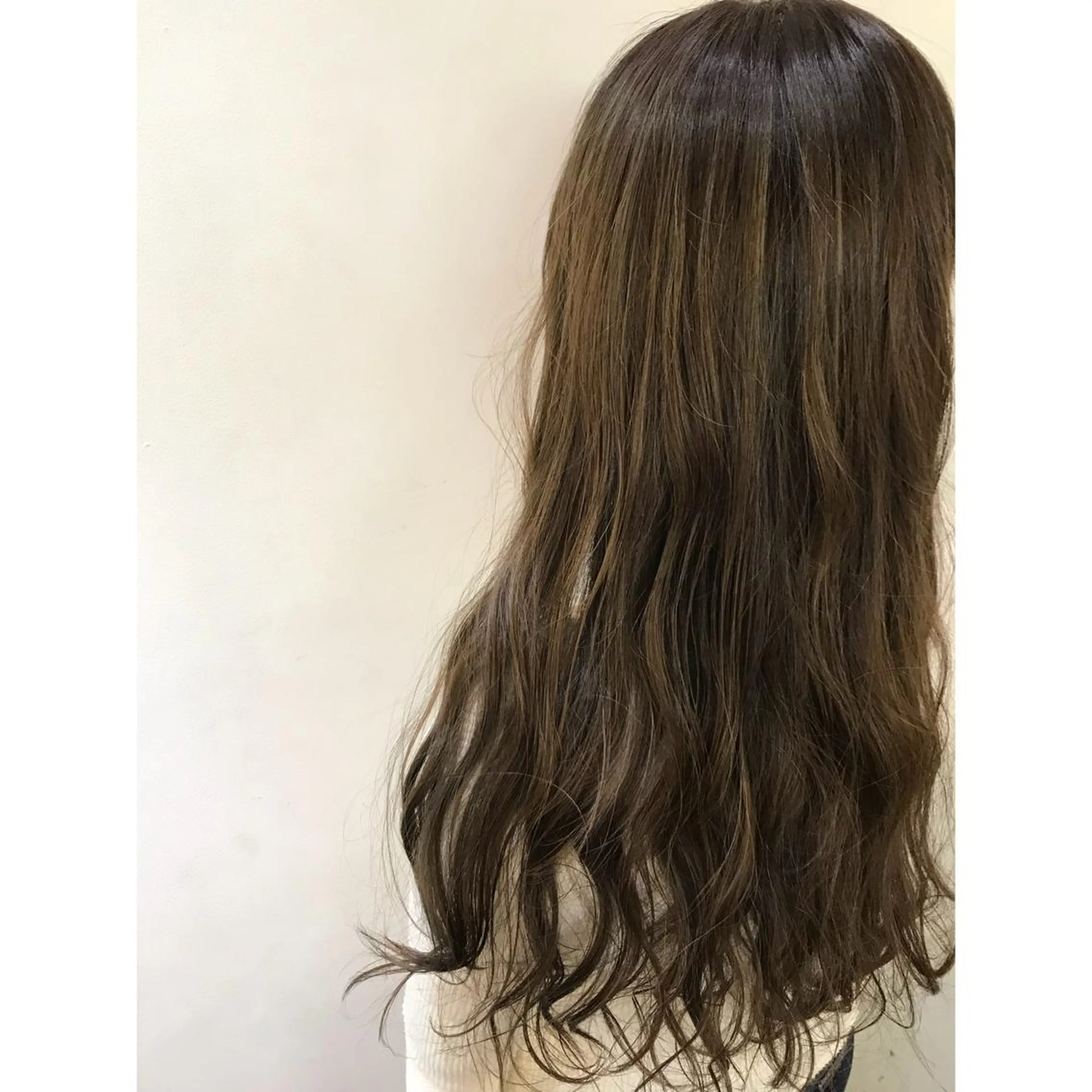 ロング カラー アディクシーカラー ブリーチ ハイライトカラー ハイライト トリートメント 坂西 春果のマツエク・マツパデザイン