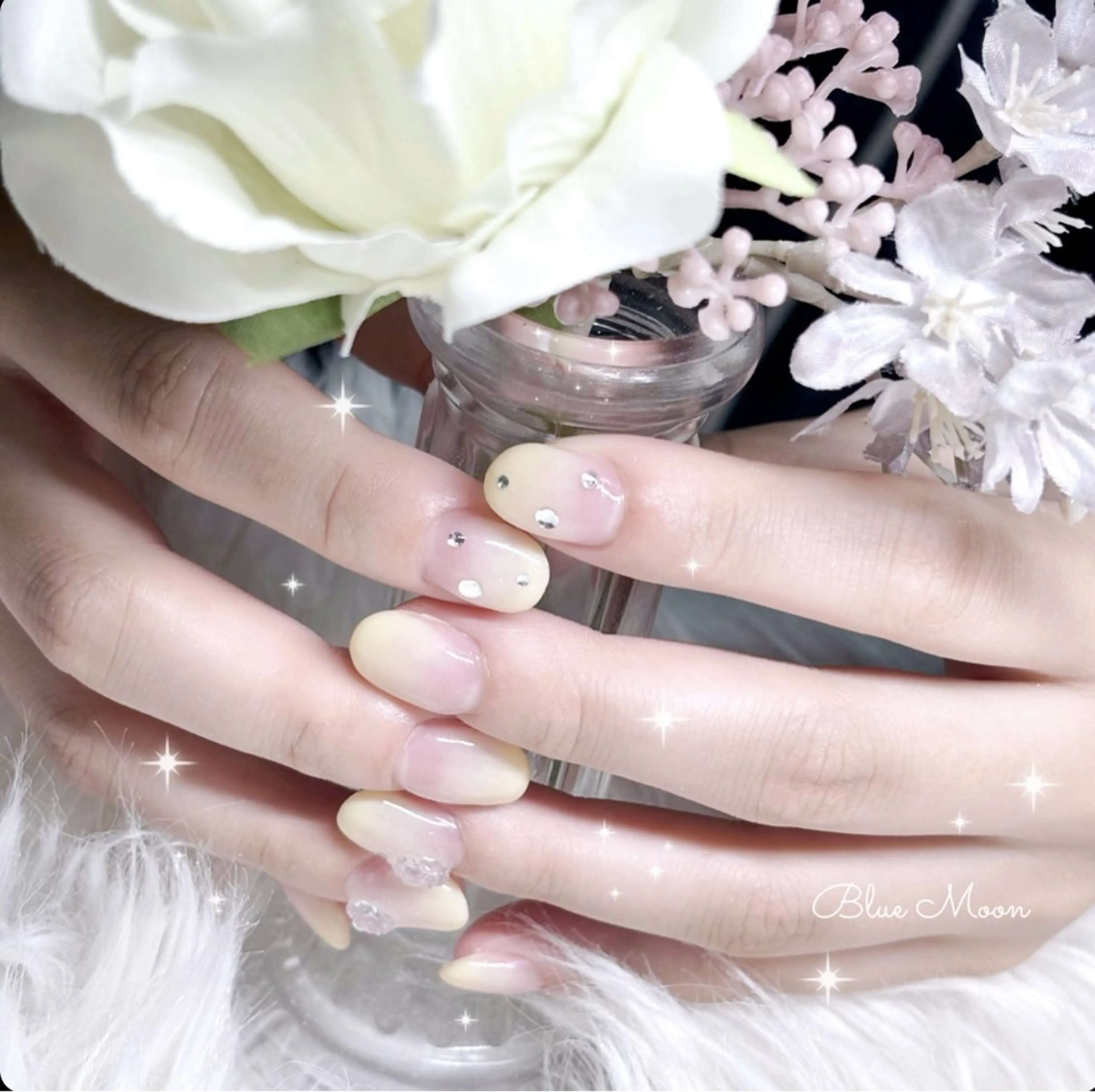 ネイル ストーンネイル ハンドネイル ハンドケア nail salon Blue Moonのネイルデザイン