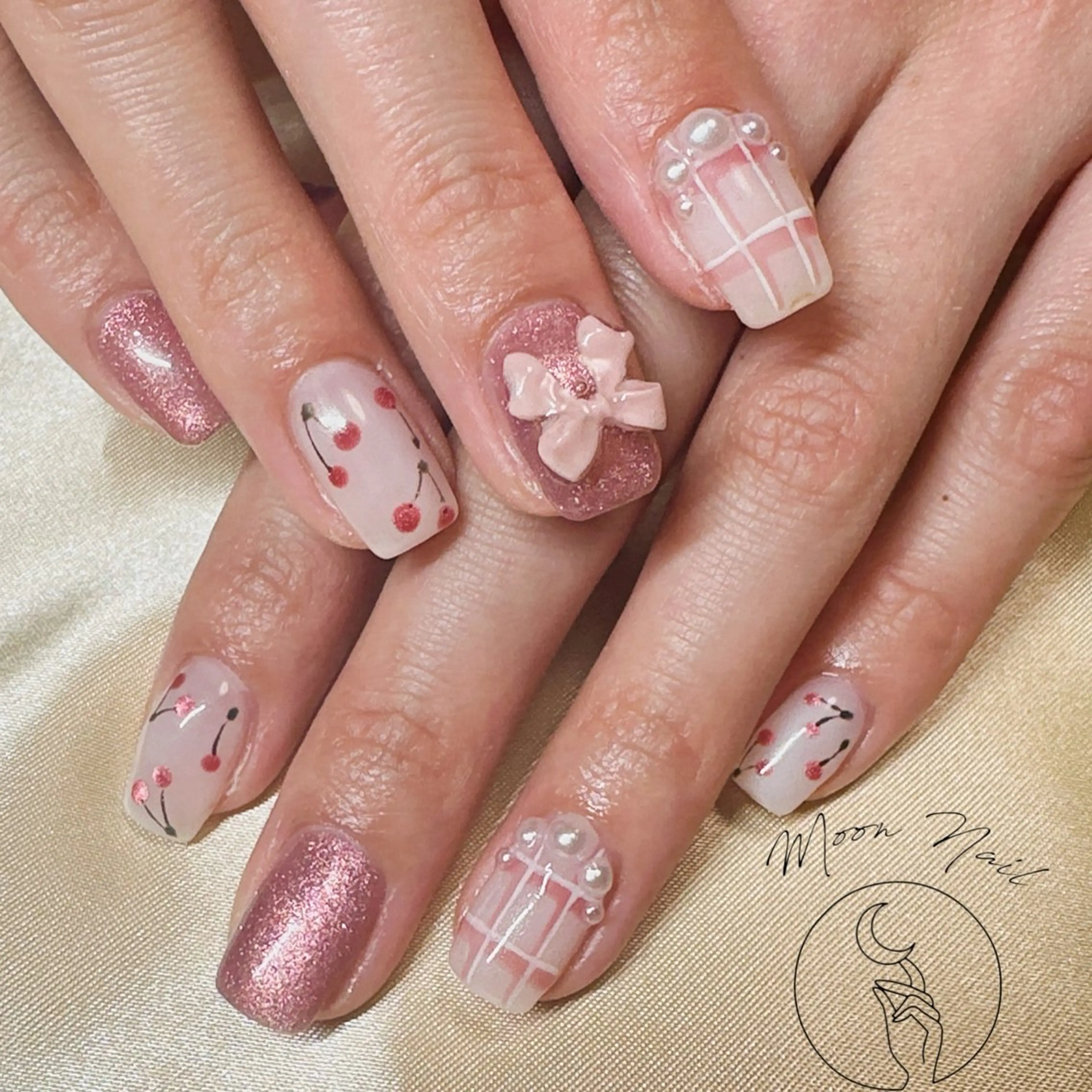 ネイル ハンドネイル Moon  Nail /栄　大須のネイルデザイン