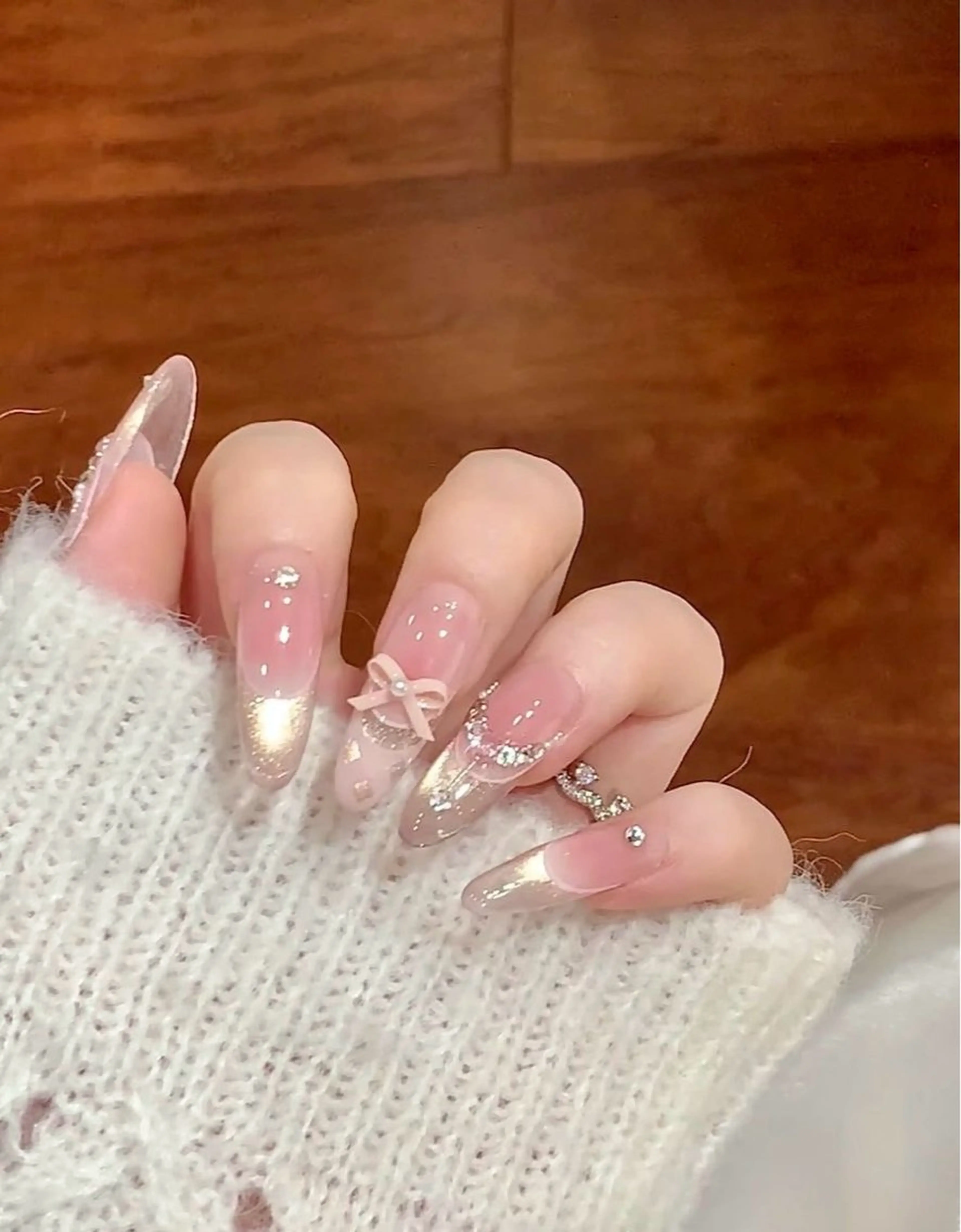 カラー グラデーションカラー ピンクカラー ハンドネイル AIN Nailのネイルデザイン