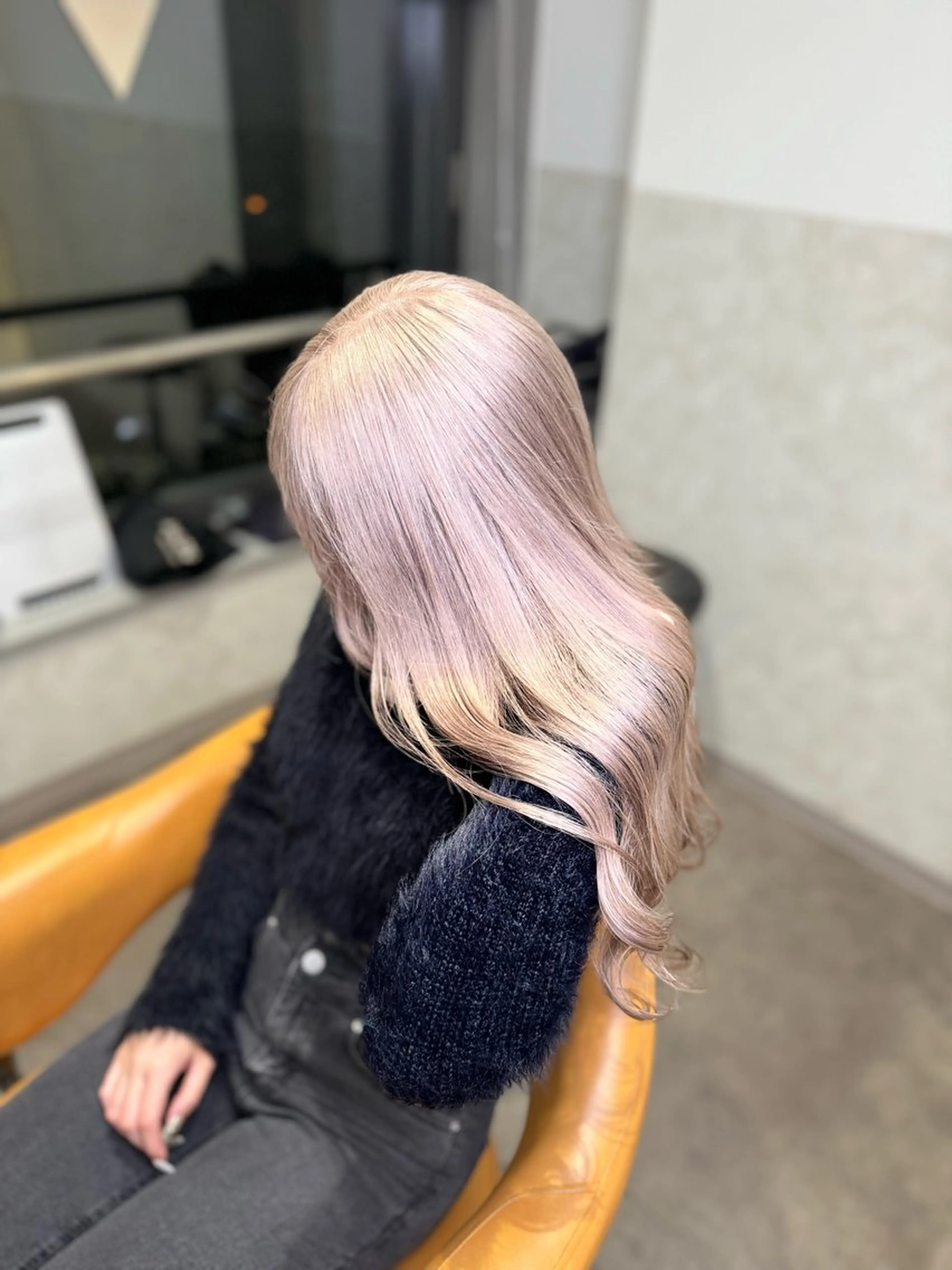 ロング カラー ヘアアレンジ ブリーチ ケアブリーチ トリートメント 韓国ヘア指名率 No. 1小堀京介のヘアスタイル