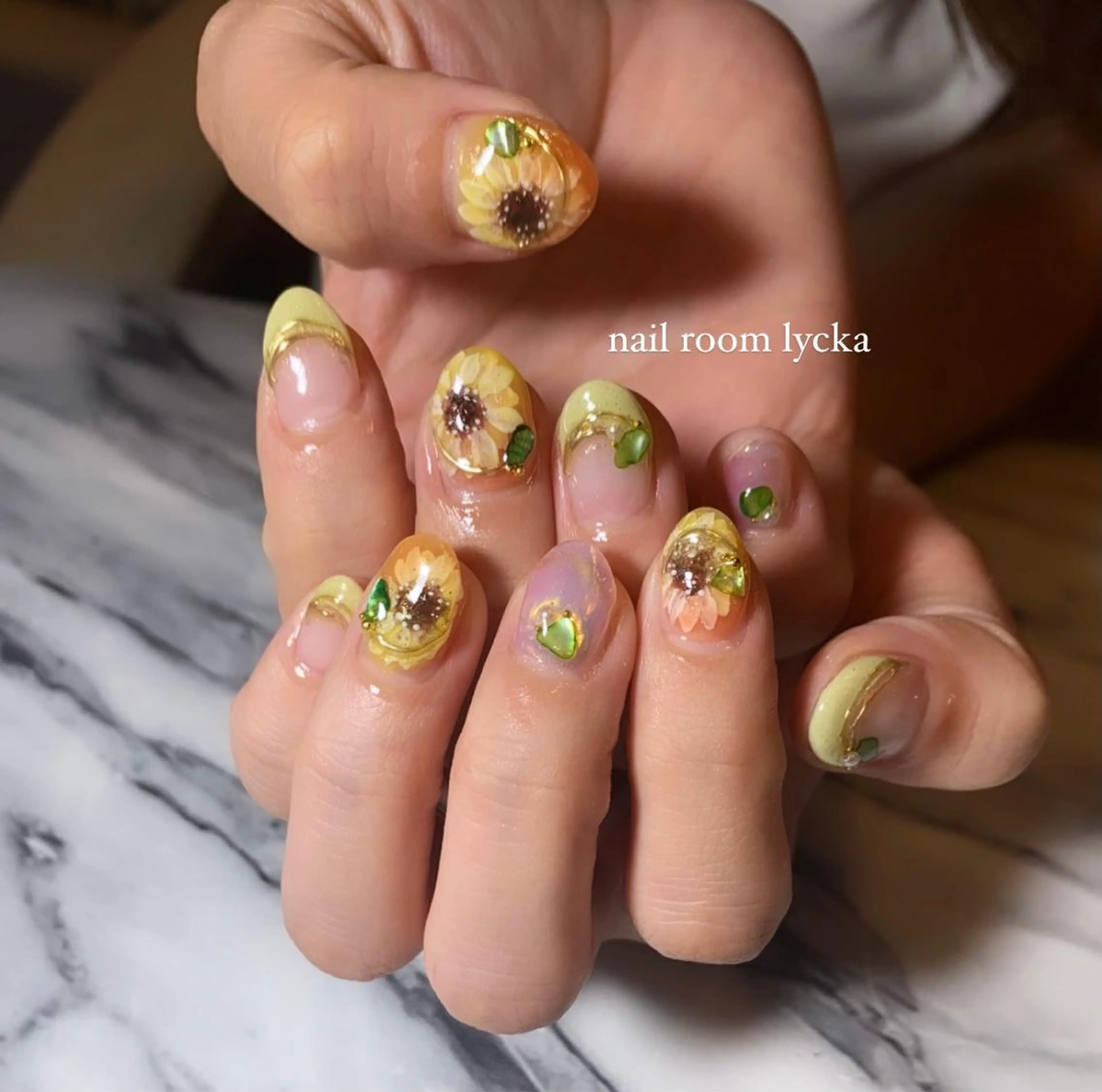 ネイル ﾈｲﾙﾙｰﾑﾘｯｶ 𝐦𝐚𝐲𝐮のネイルデザイン