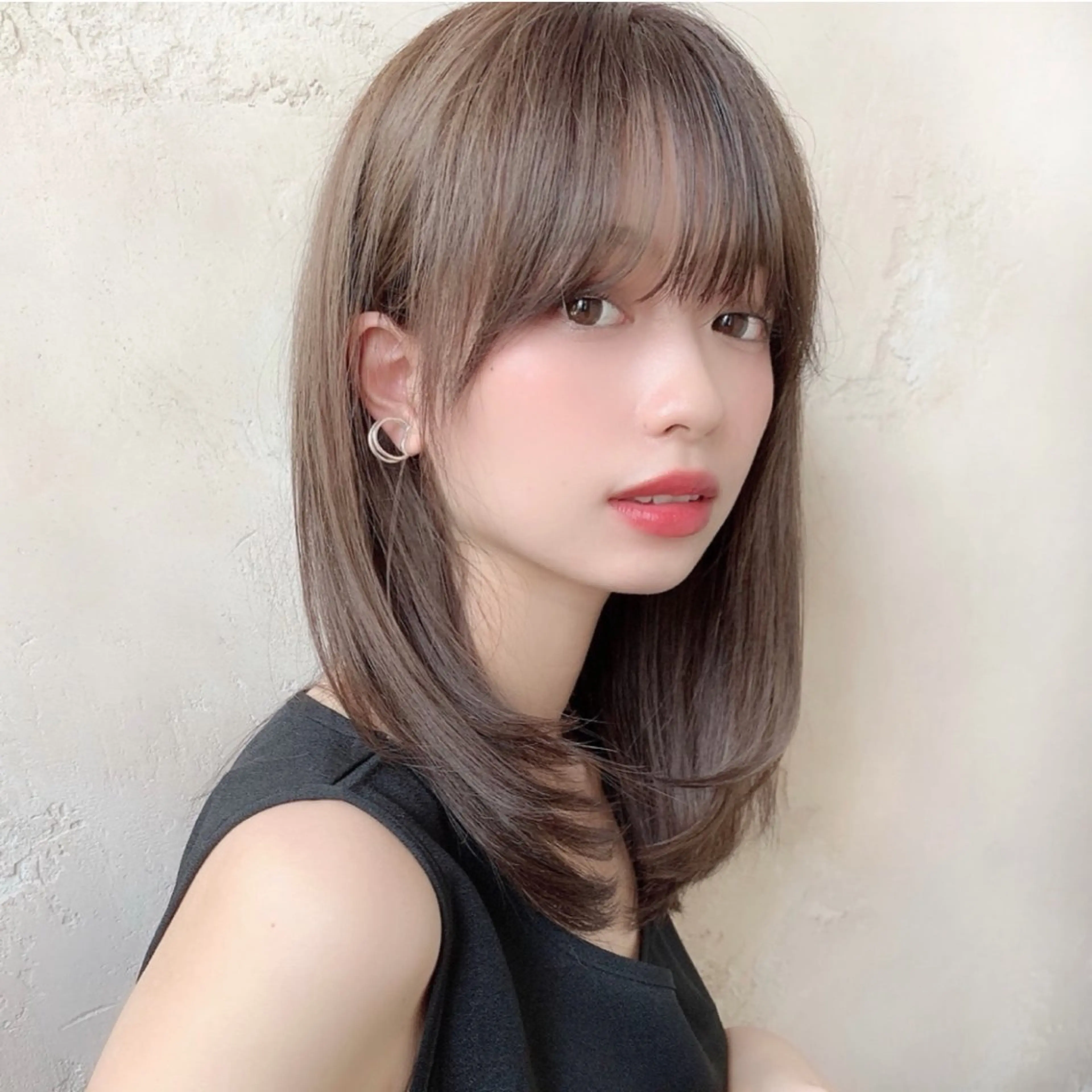 ミディアム カラー 岡田洸太|似合わせ× モテ髪×美髪提案🤎のヘアスタイル