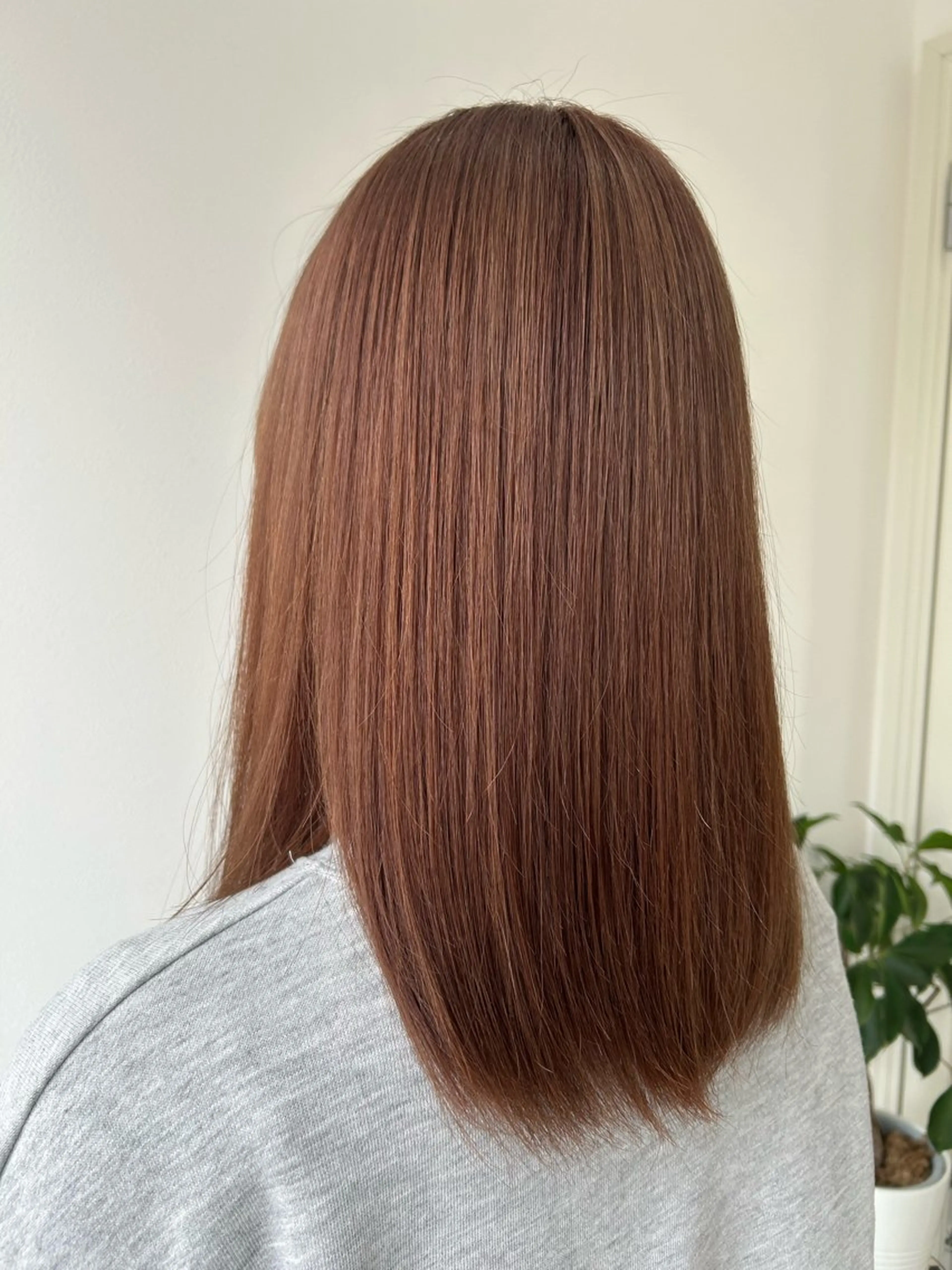 カラー ベージュカラー ブリーチ ブラウンカラー ブラウンベージュ 透明感カラー ヘアカラー 若月 萌夏のヘアスタイル