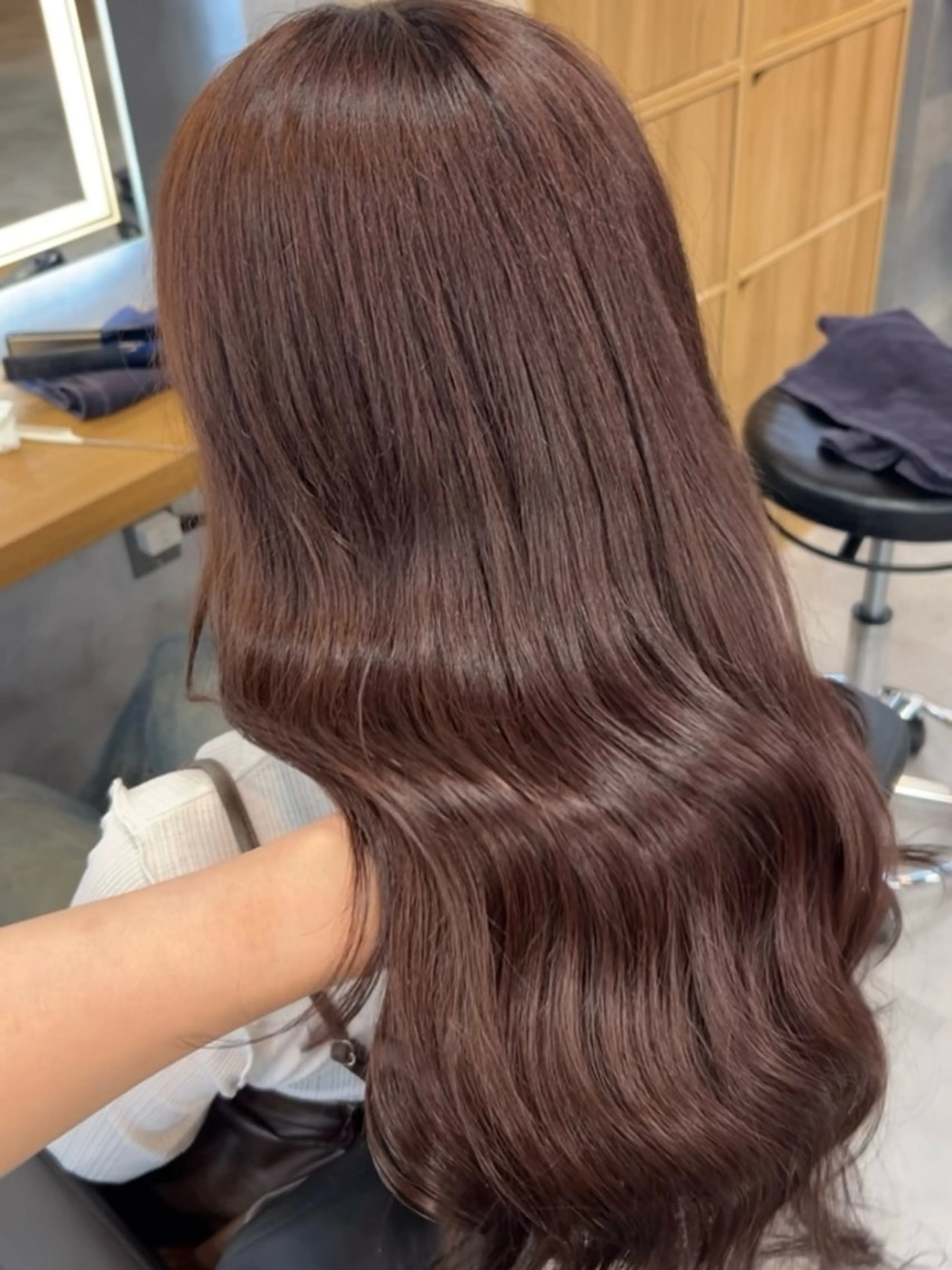 ロング カラー ブリーチ ブラウンカラー ヘアカラー トリートメント ヘッドスパ ヘアセット 透明感グレージュ/ YUNAのヘアスタイル