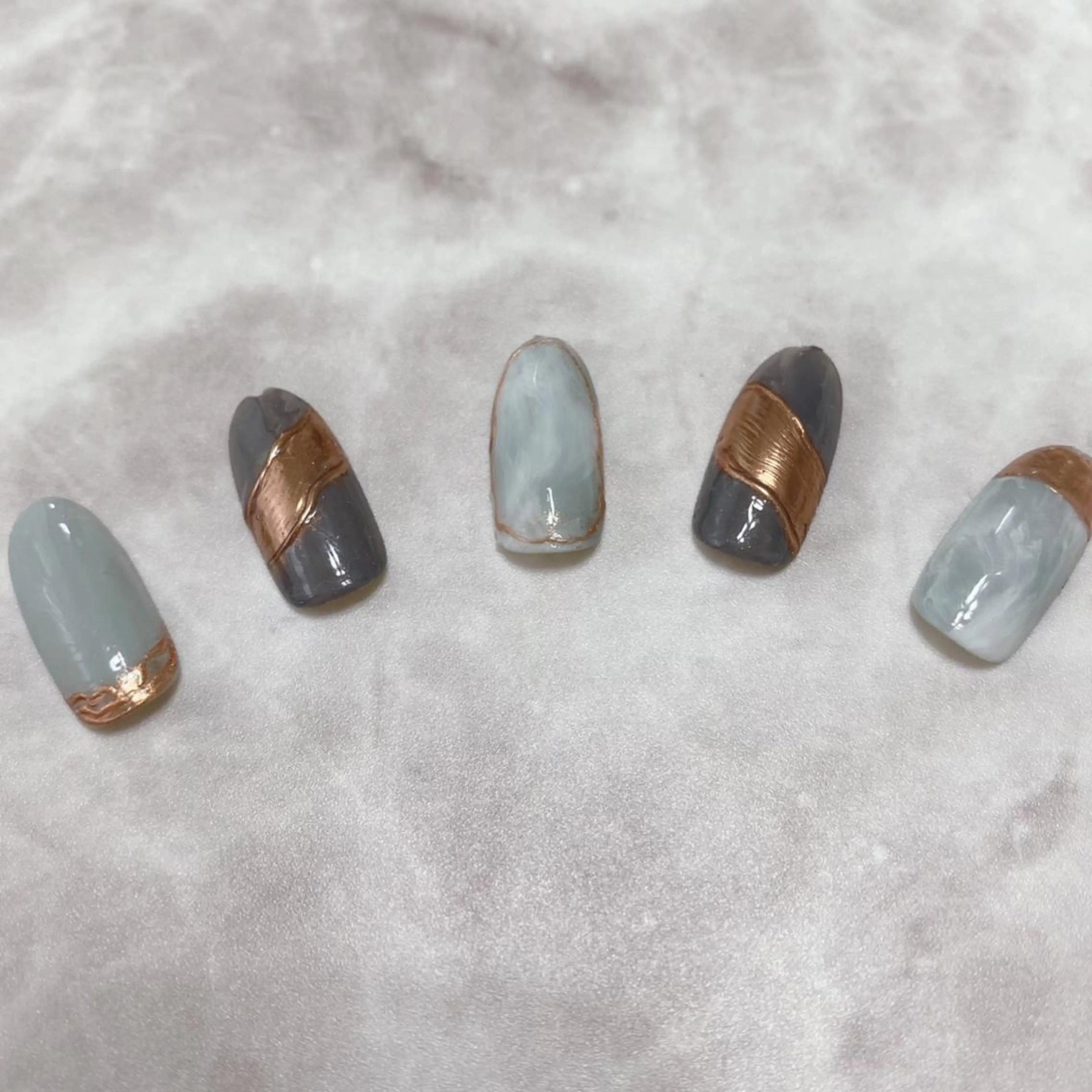 ネイル ミラーネイル ニュアンスネイル nailsalon ICHIのネイルデザイン