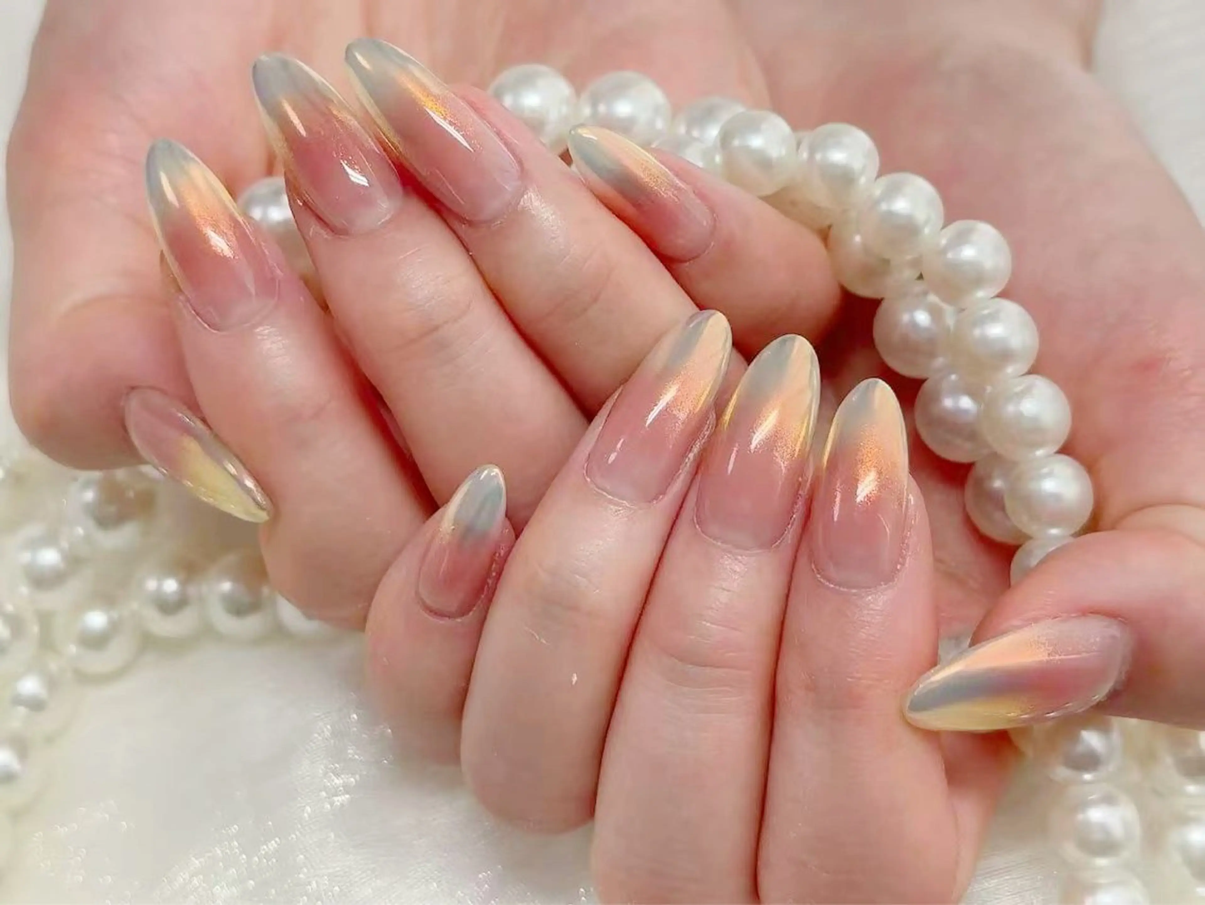 ネイル オーロラネイル 長さ出し フレンチネイル ガーリー キラキラネイル RIn 🎀のネイルデザイン