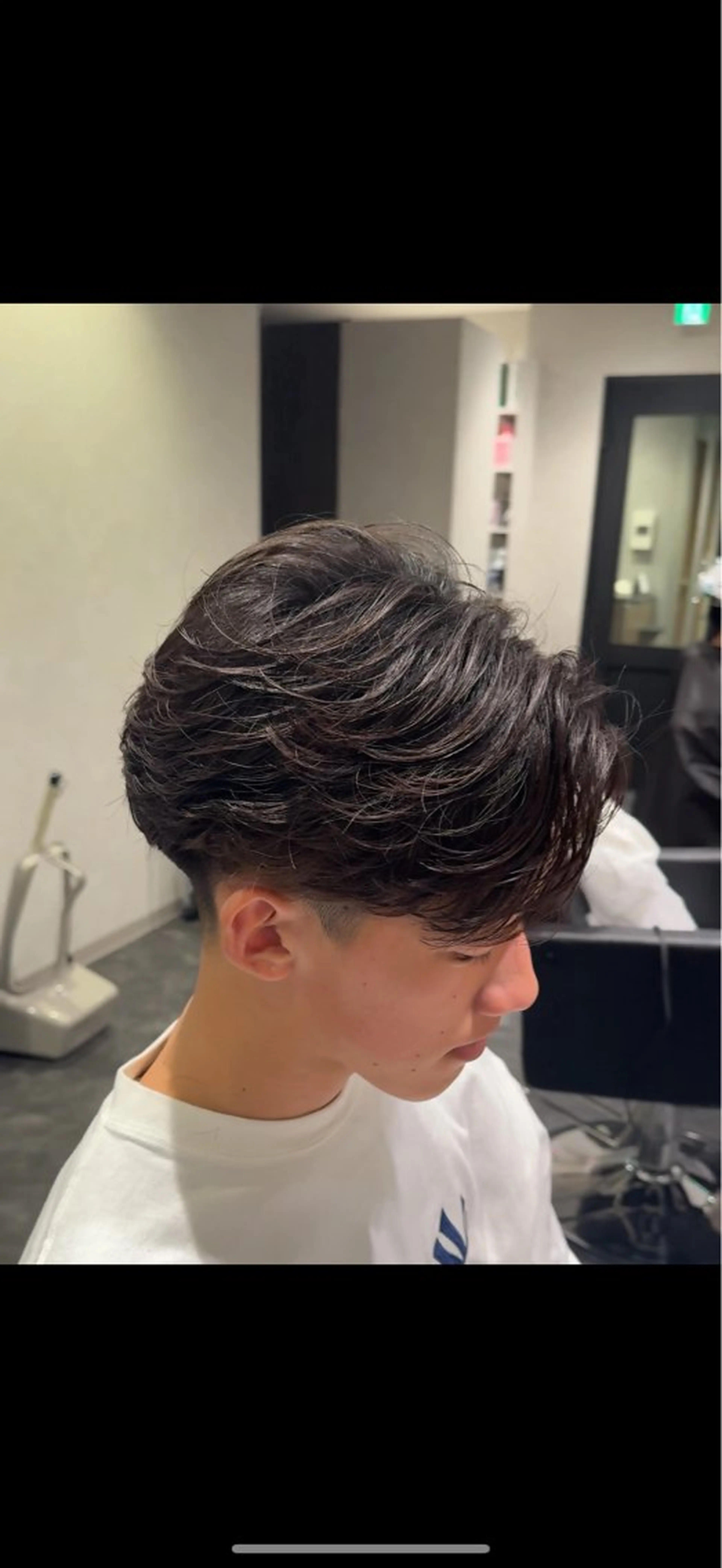 ミディアム パーマ メンズ ミディアムパーマ フェザーパーマ メンズパーマ カット パーマ メンズパーマ特化 美容師kouyaのヘアスタイル