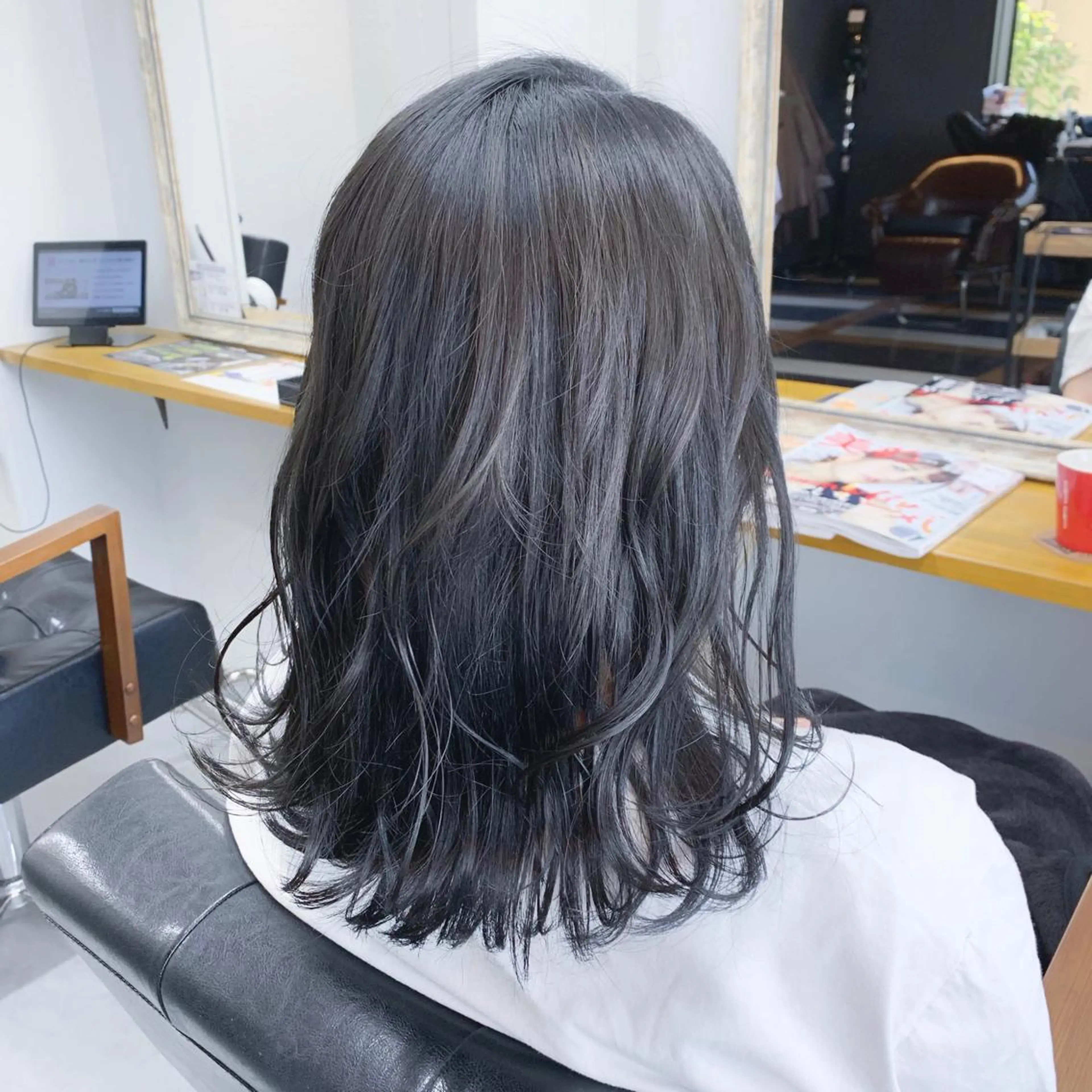 セミロング カラー 🥇近藤 恭輔🥇 Recharme新保のヘアスタイル