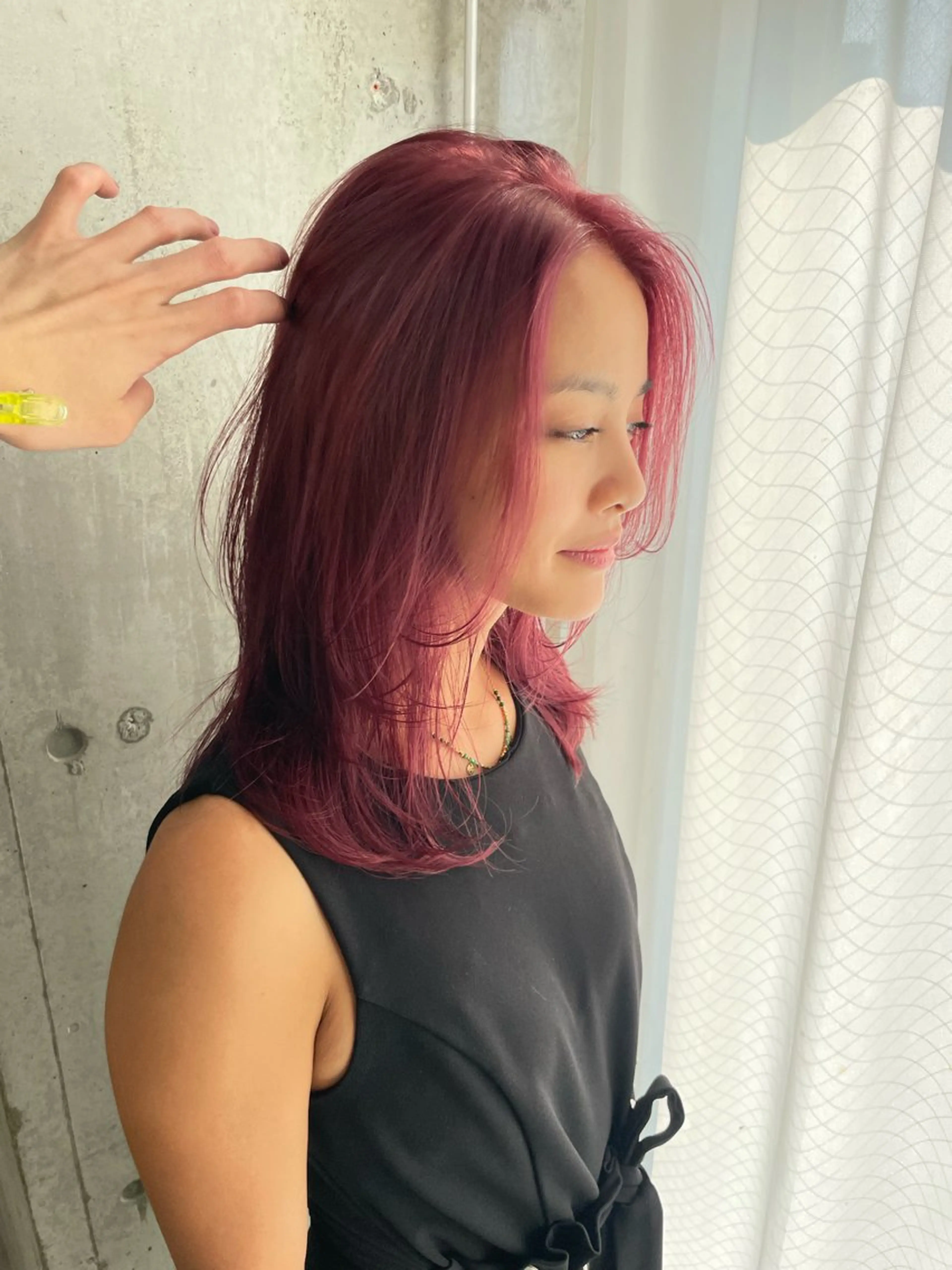 ミディアム 有人/バレイヤージュ /シャドールーツのヘアスタイル