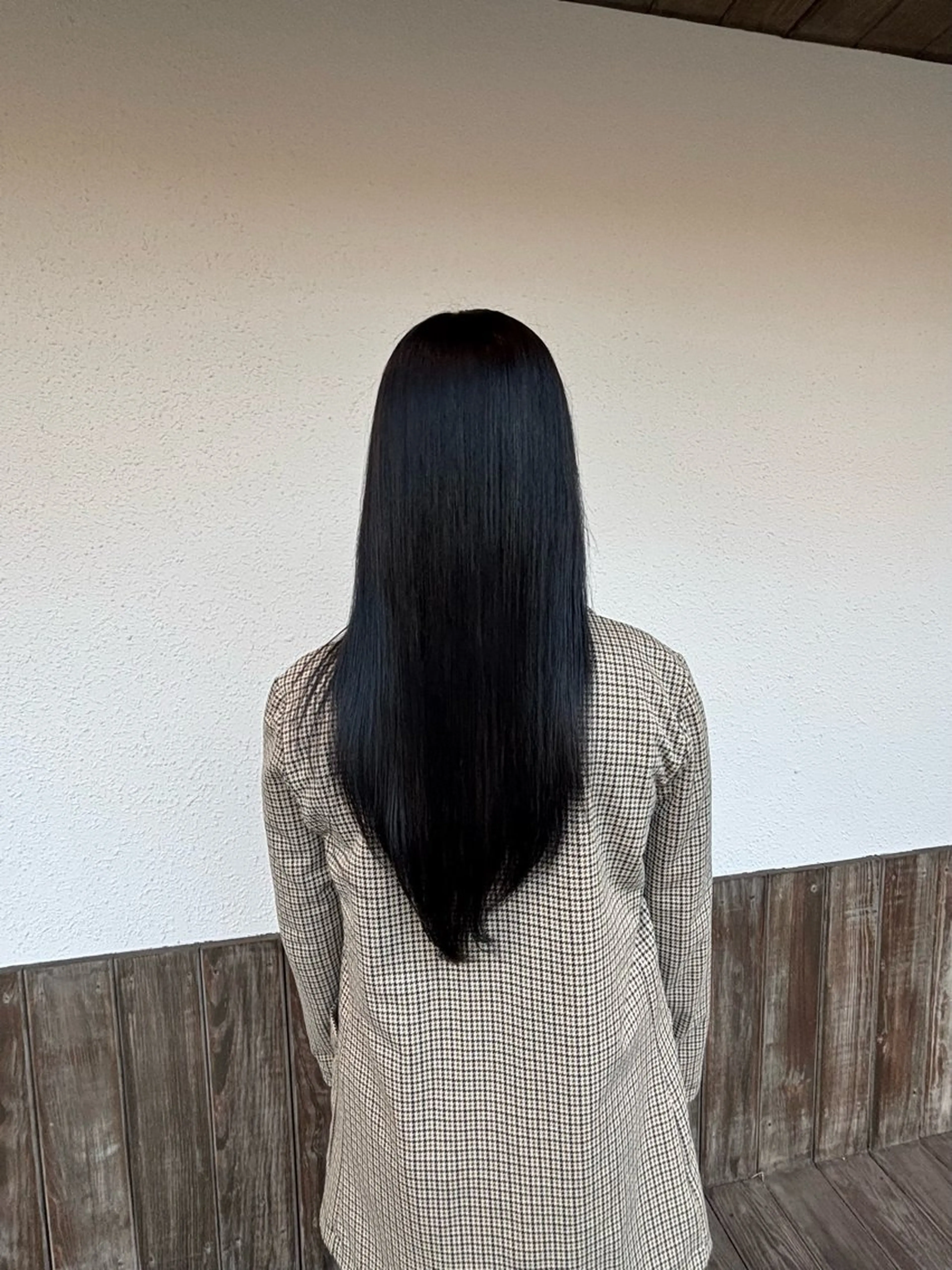 ロング カラー 黒髪 グレーブラック 森本 麻比のヘアスタイル