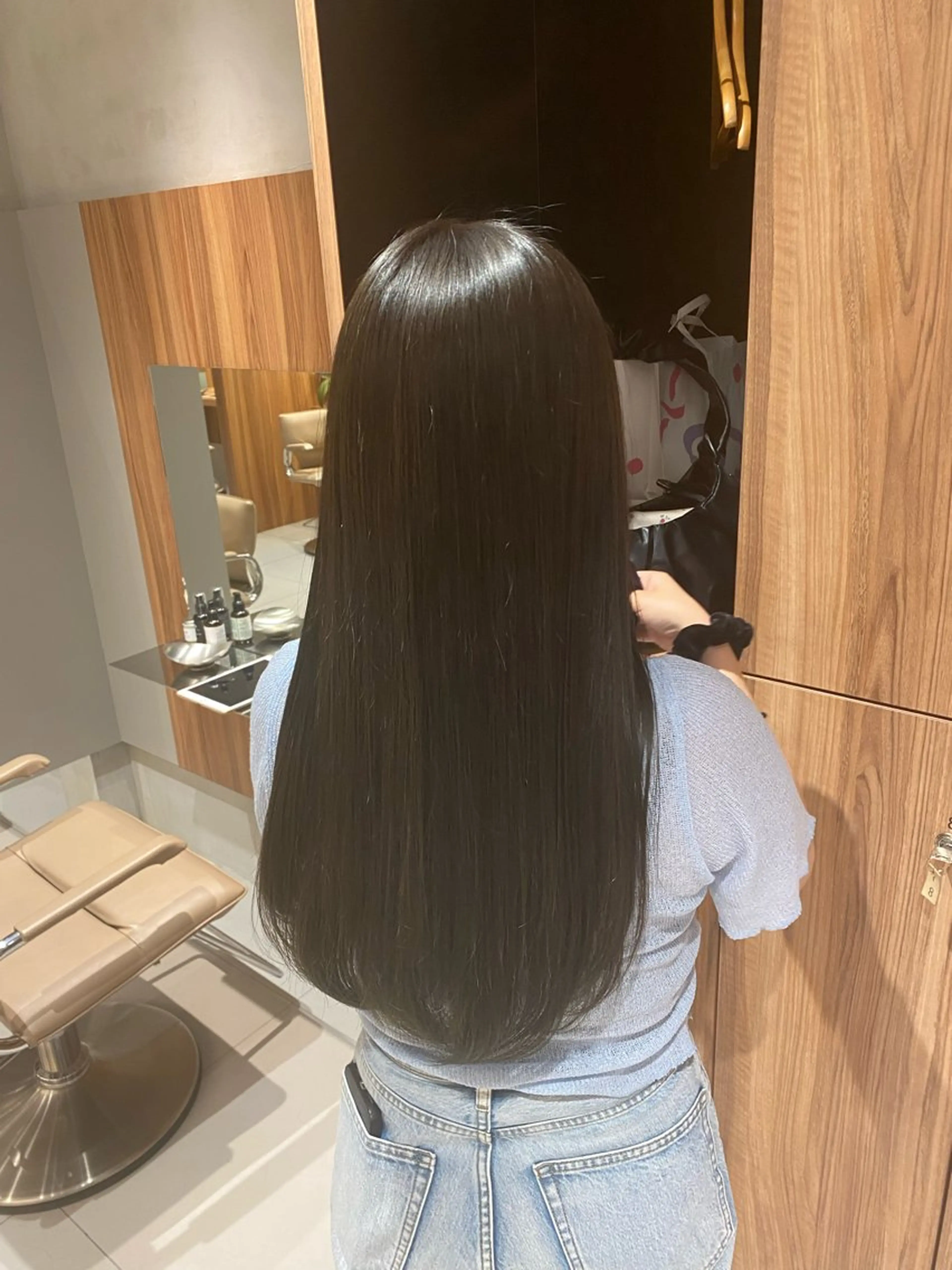 ロング カラー kou🌥️レイヤー /艶カラーのヘアスタイル