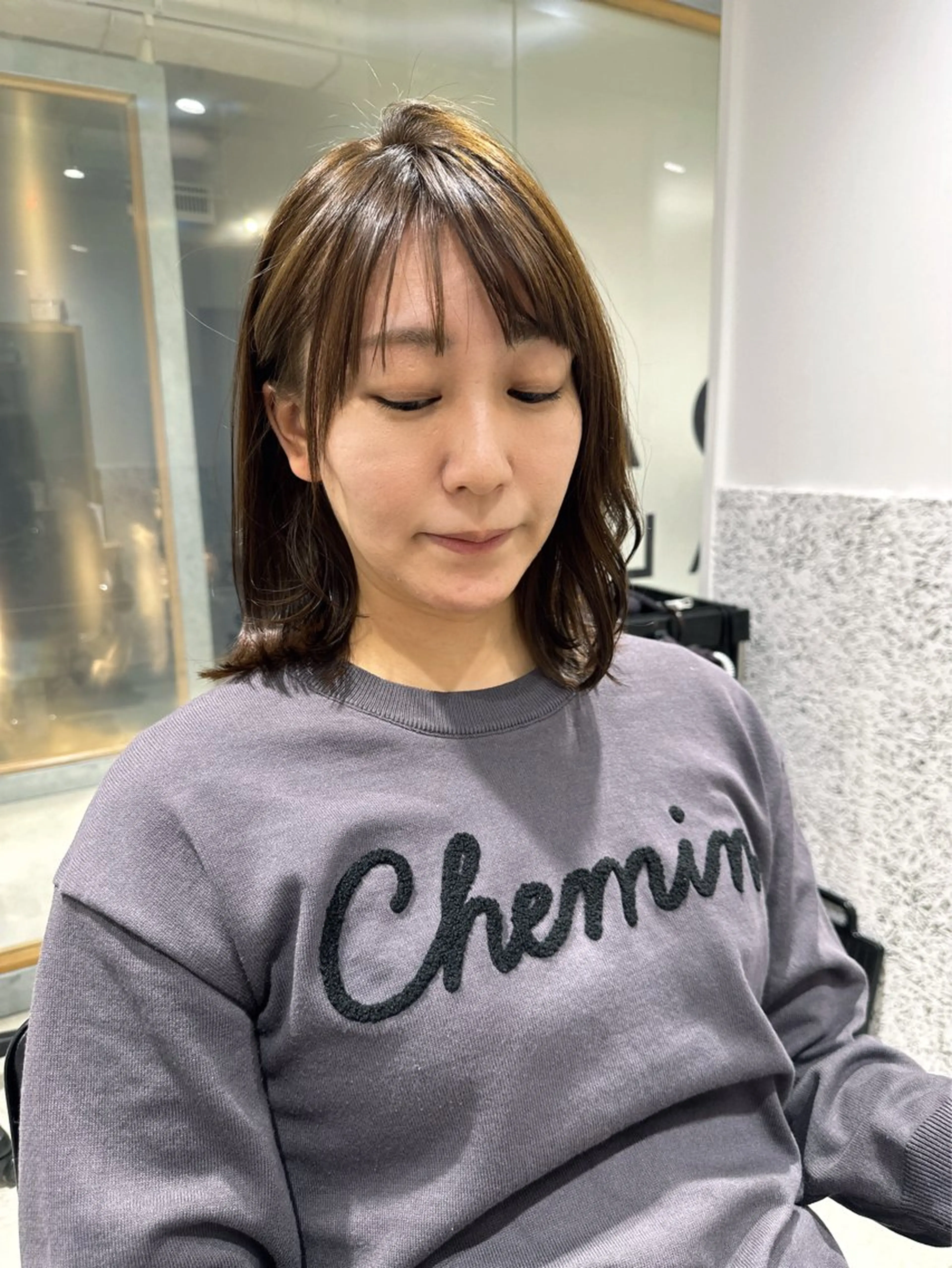 ミディアム カット 縮毛矯正 畦地 泰世のヘアスタイル