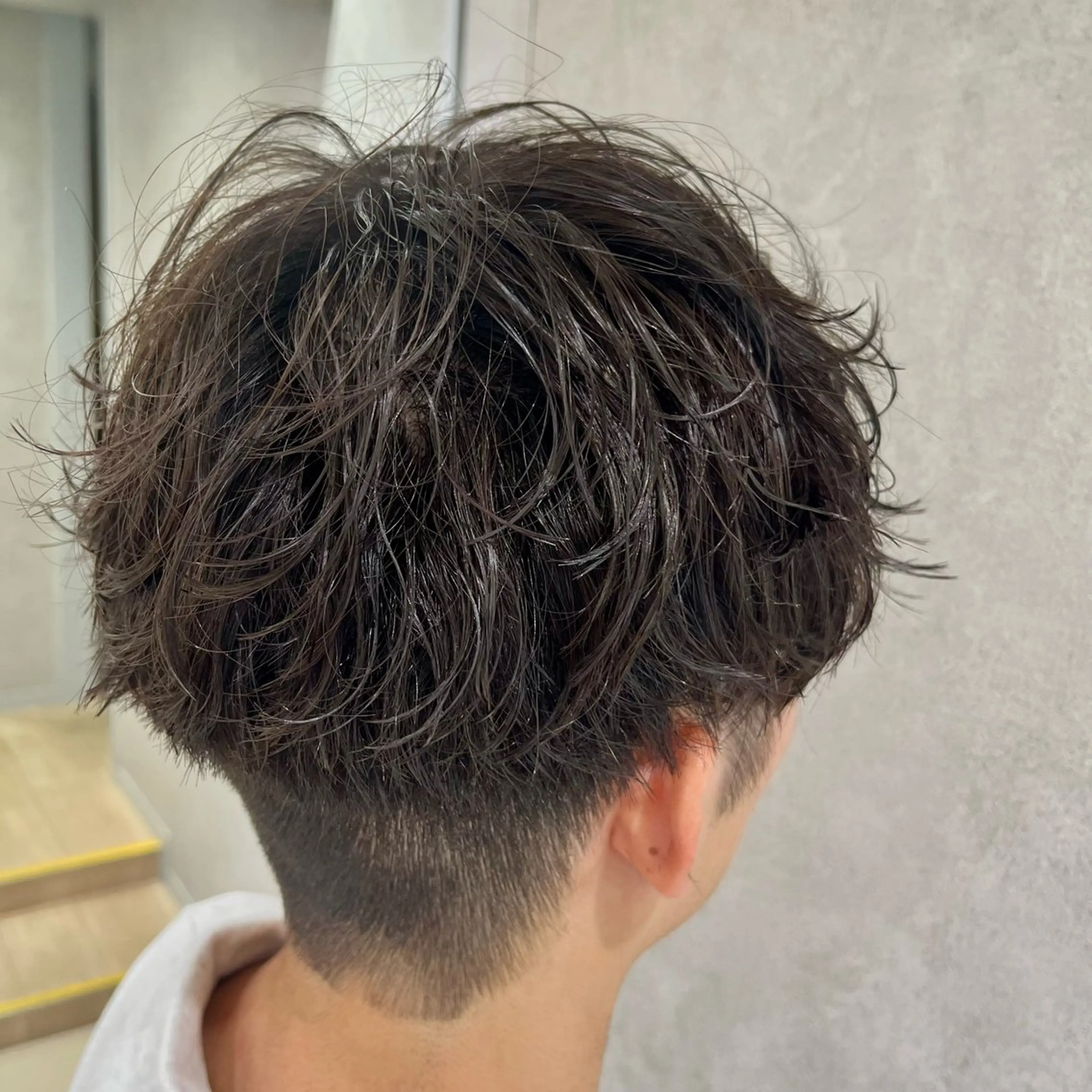 パーマ メンズ メンズブリーチ メンズパーマ カット パーマ 巖本 真希のヘアスタイル