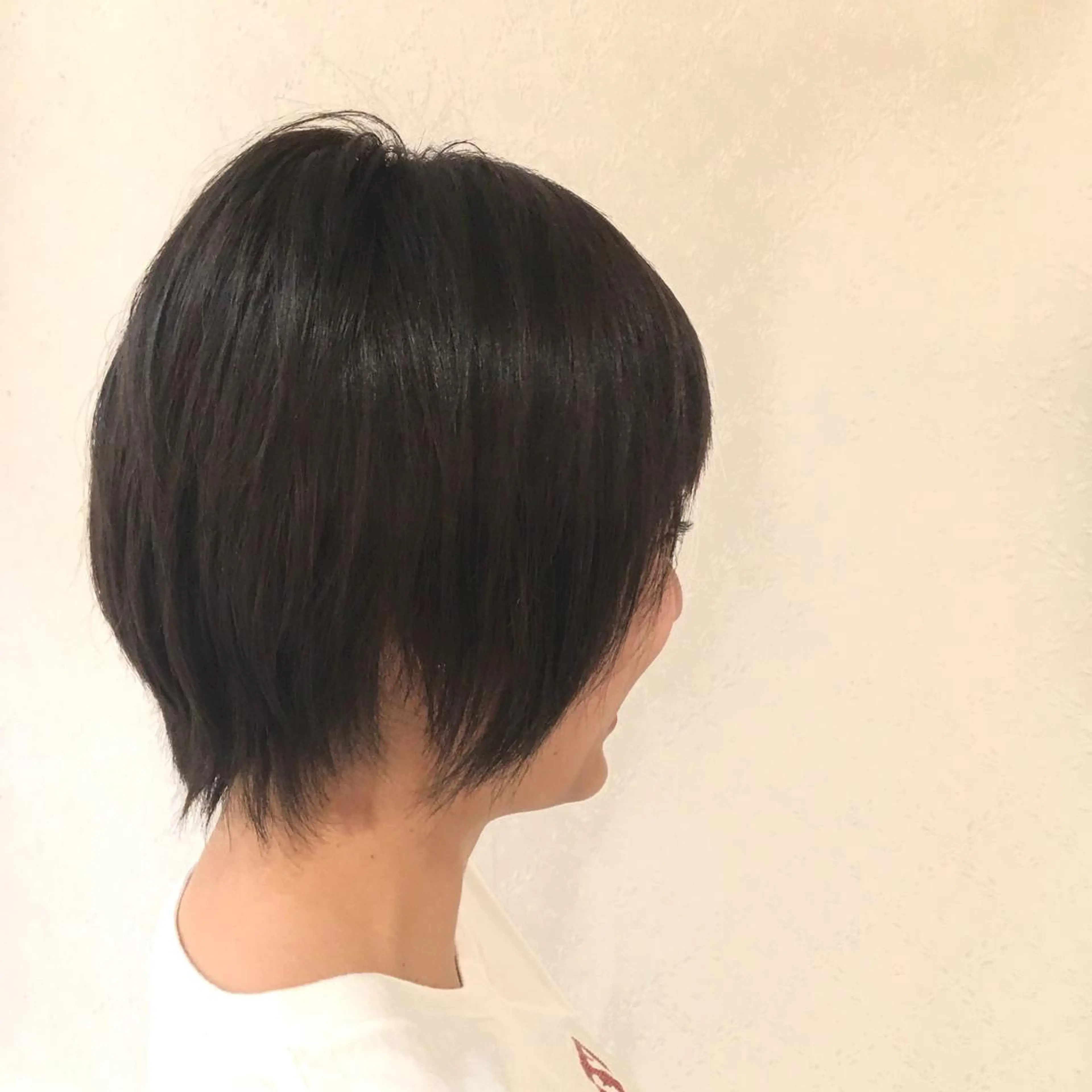 ショート カラー 宮内 真乃のヘアスタイル