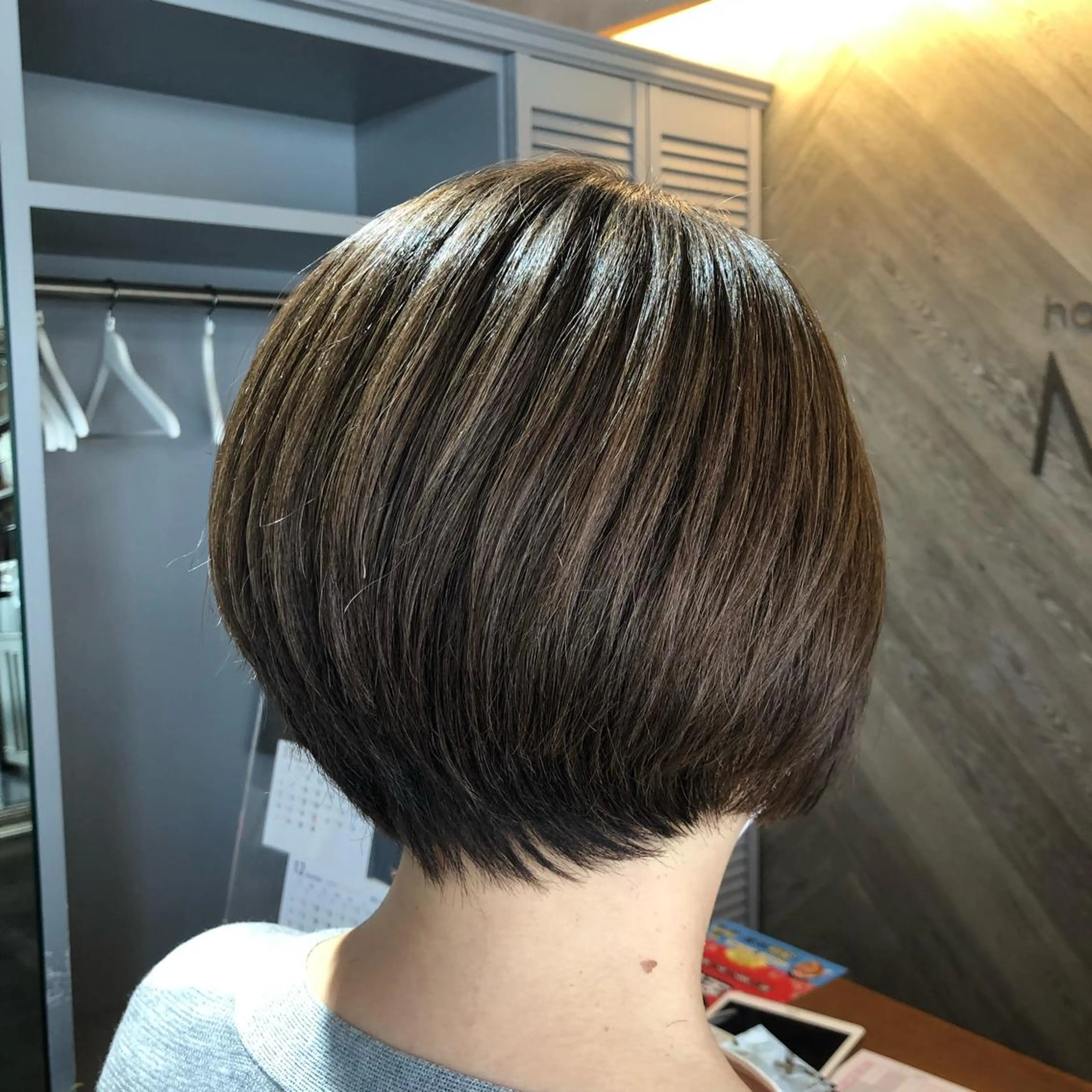 ミディアム 若泉 真梨のヘアスタイル