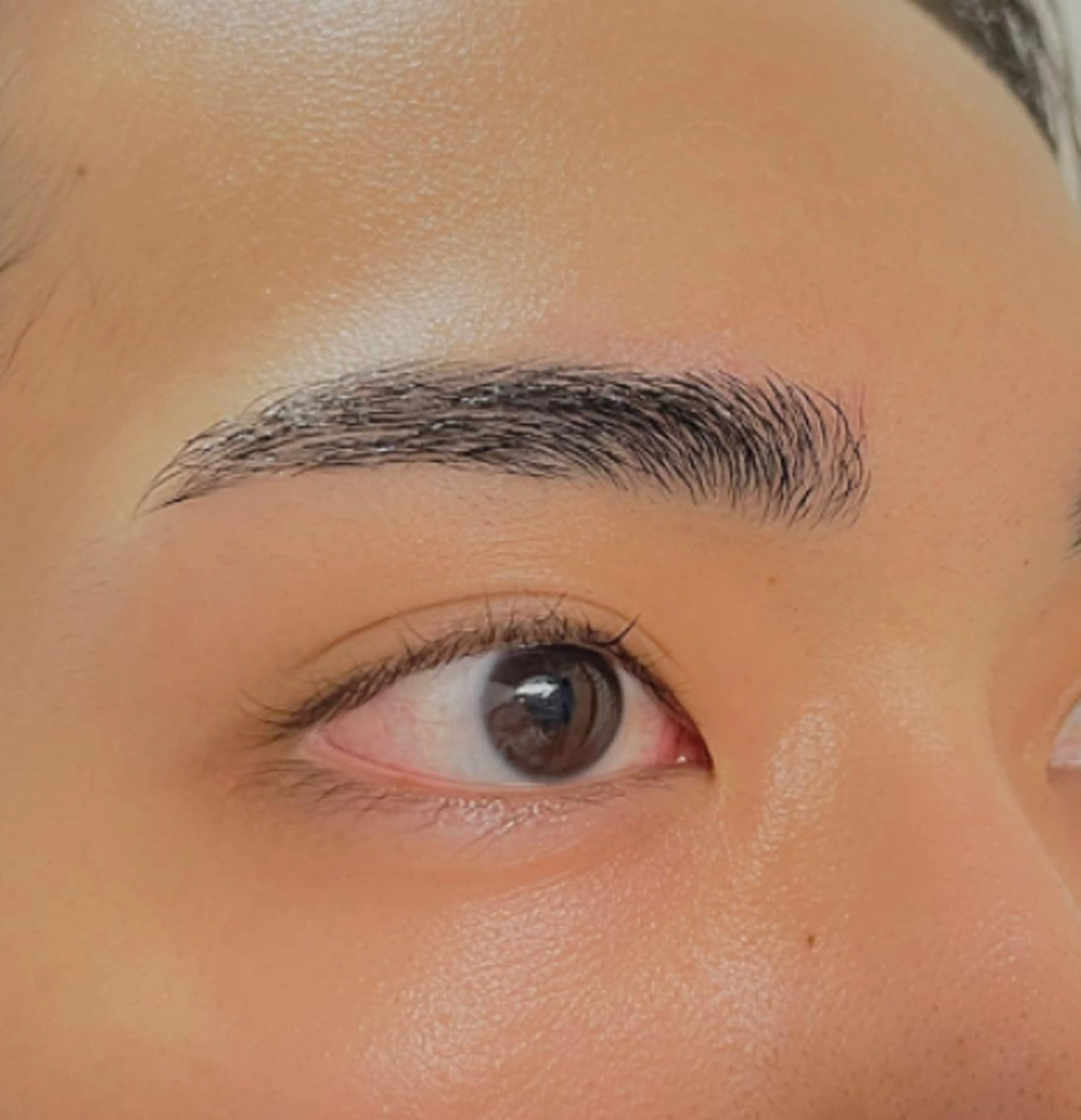 メンズ アイブロウ 眉毛ワックス脱毛 田口 斐世李のマツエク・マツパデザイン