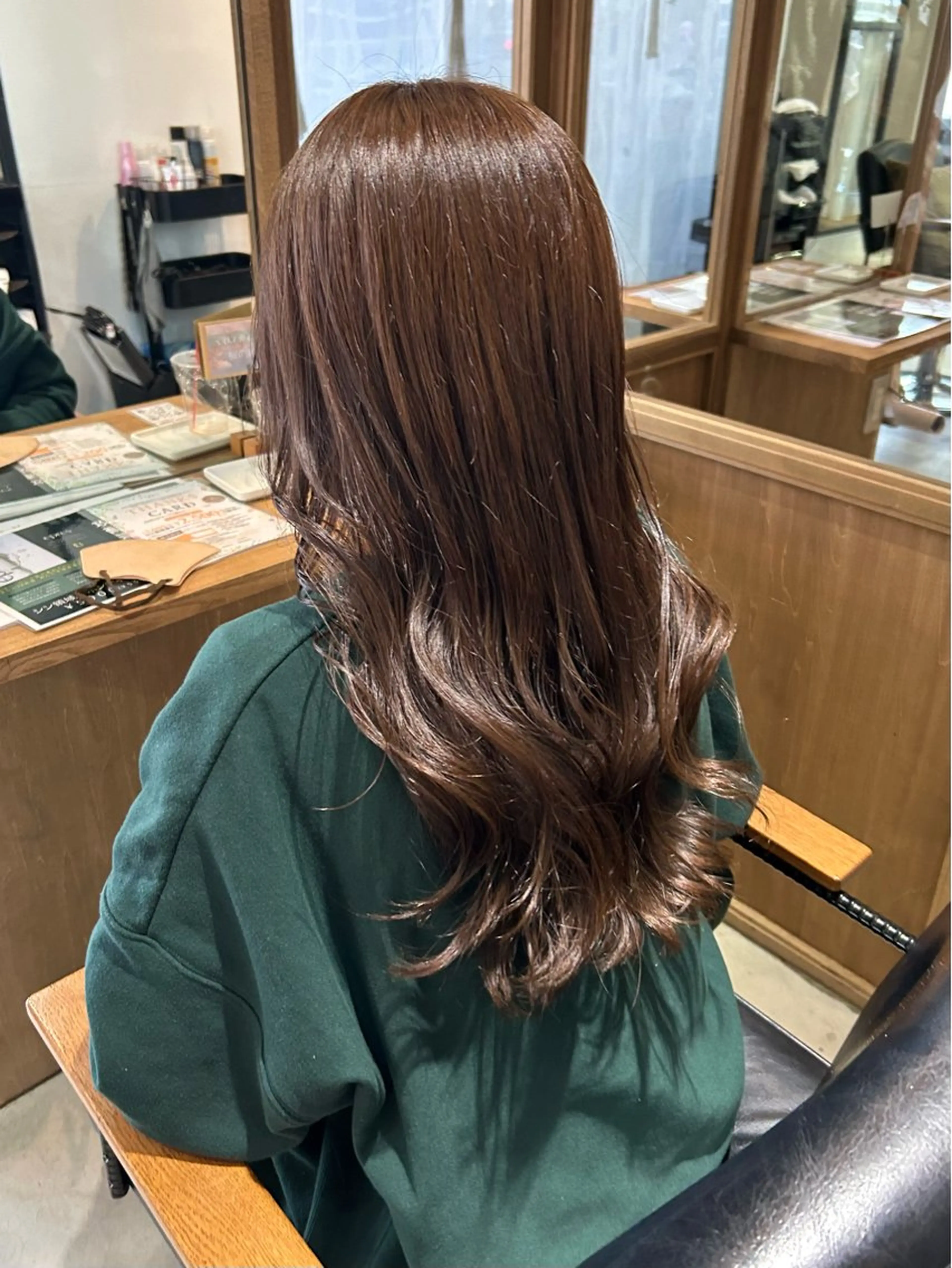 ロング カラー ヘアアレンジ ベージュカラー ブリーチ ダブルカラー ブリーチなしカラー カット ヘアカラー FERIA 池田 比嘉あゆ美のヘアスタイル