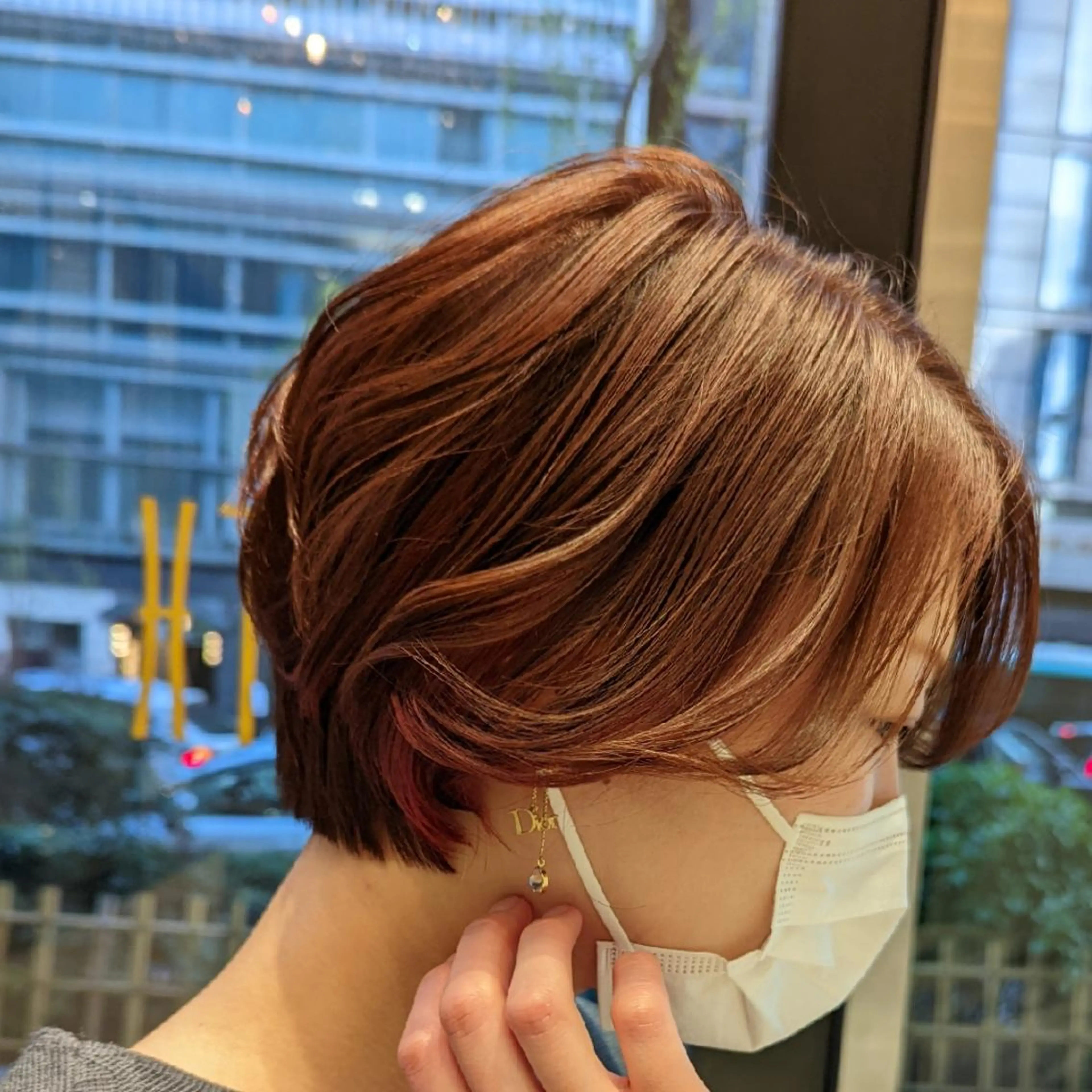 ショート カラー イヤリングカラー  知念　香トータル ビューティー🌷のヘアスタイル