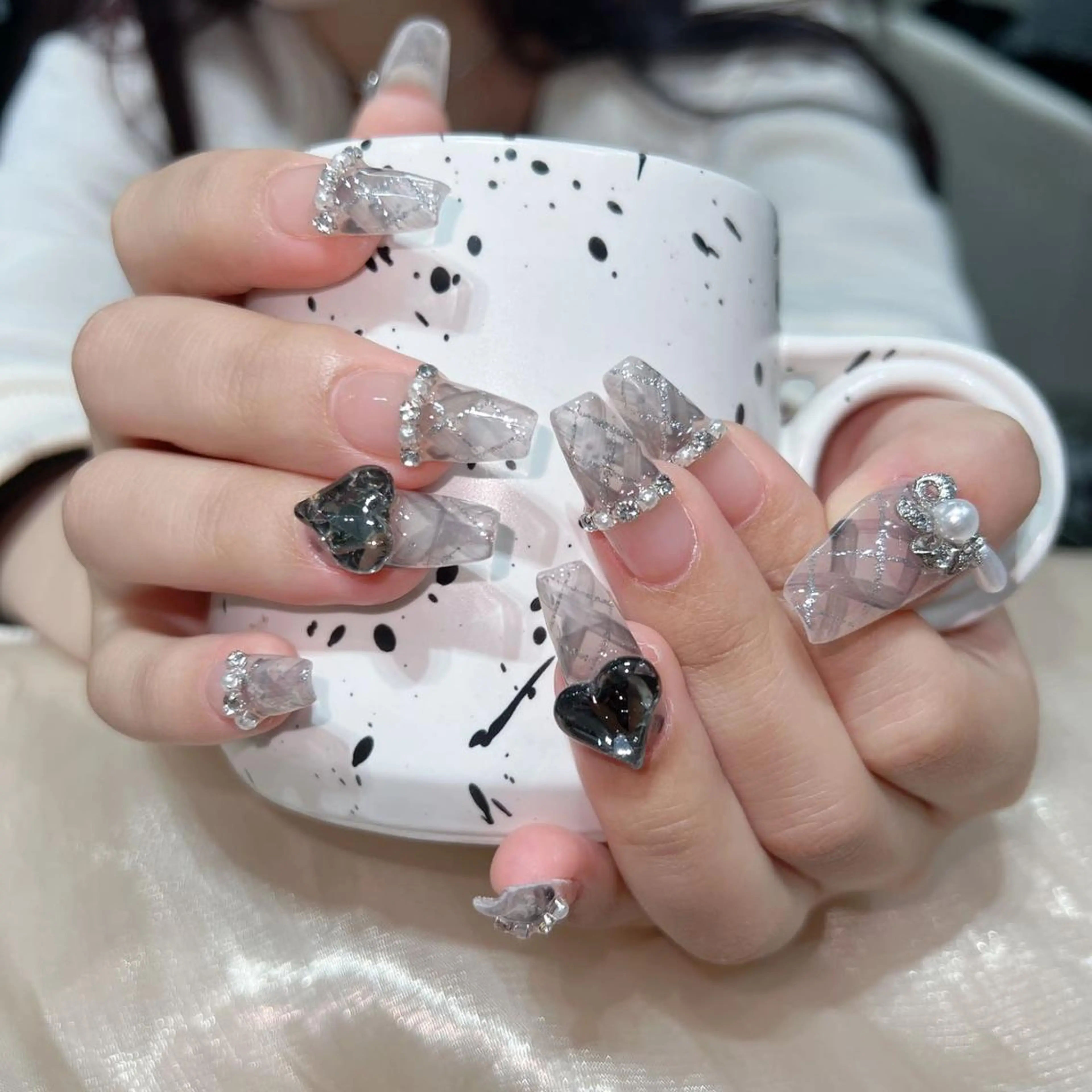 ネイル アートネイル 長さ出し ネイルチップ Queens momoのネイルデザイン