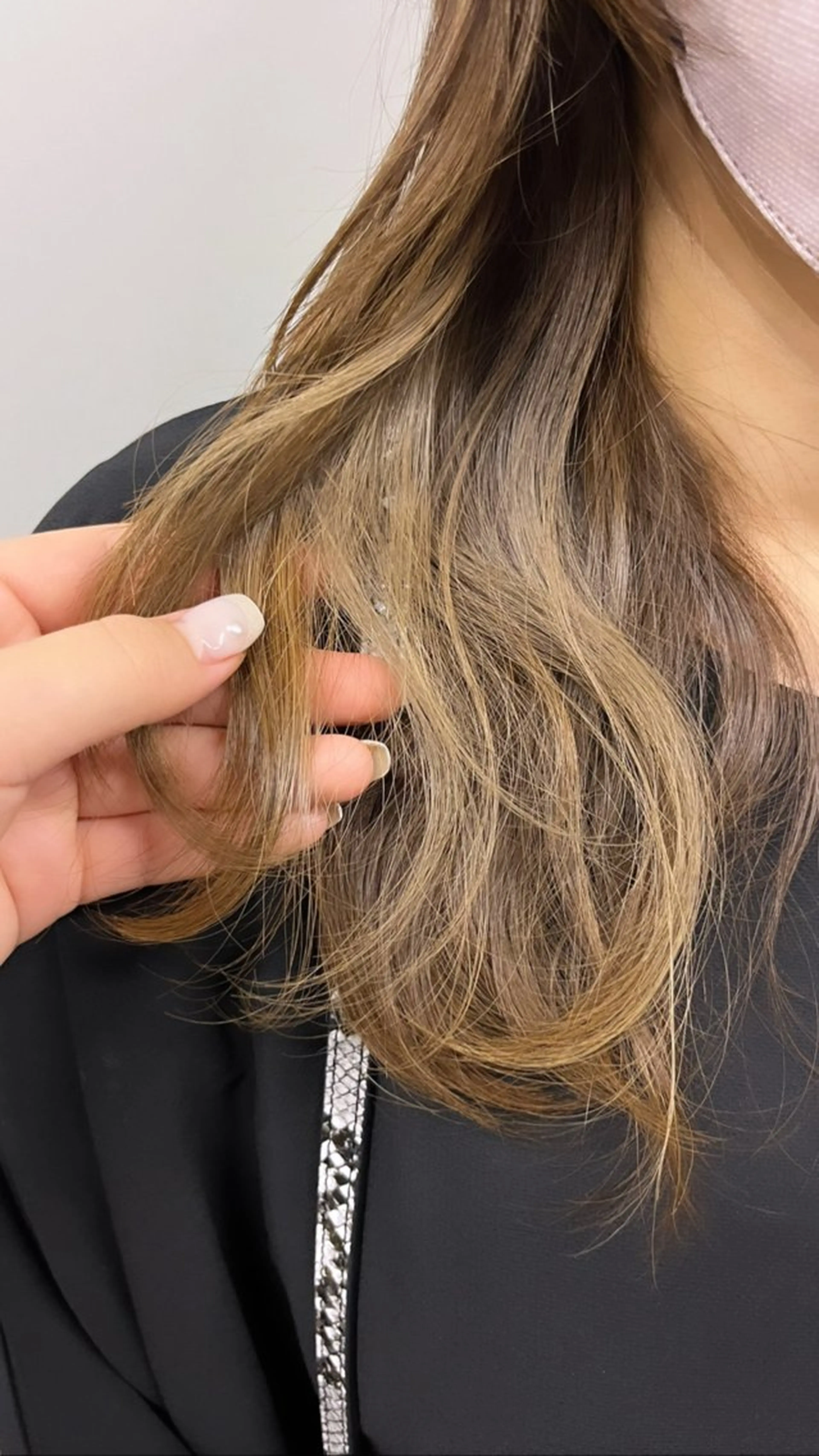 カラー 中務 綾乃のヘアスタイル