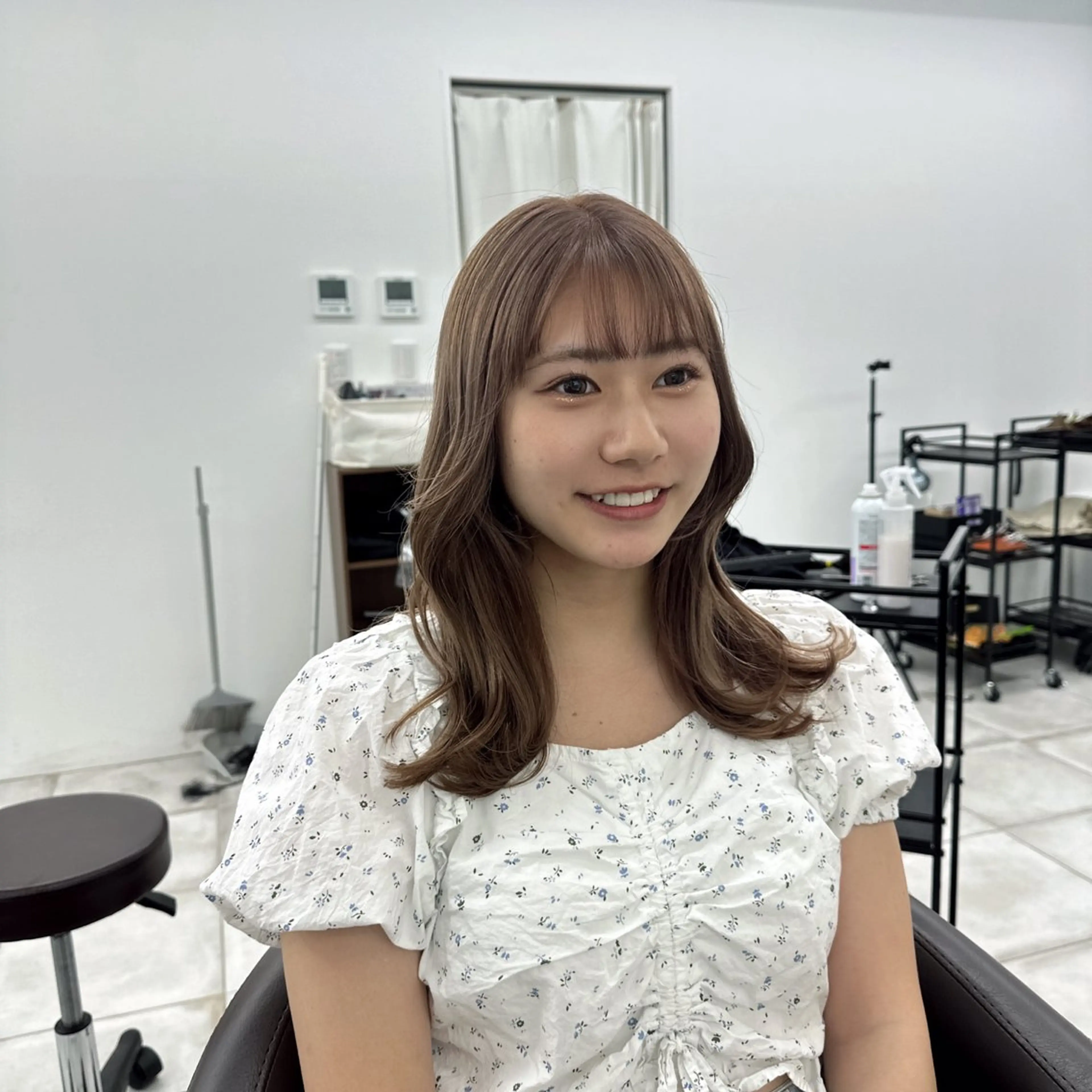 ミディアム カラー ブリーチなし/レイヤ ー特化🌈Tommyのヘアスタイル