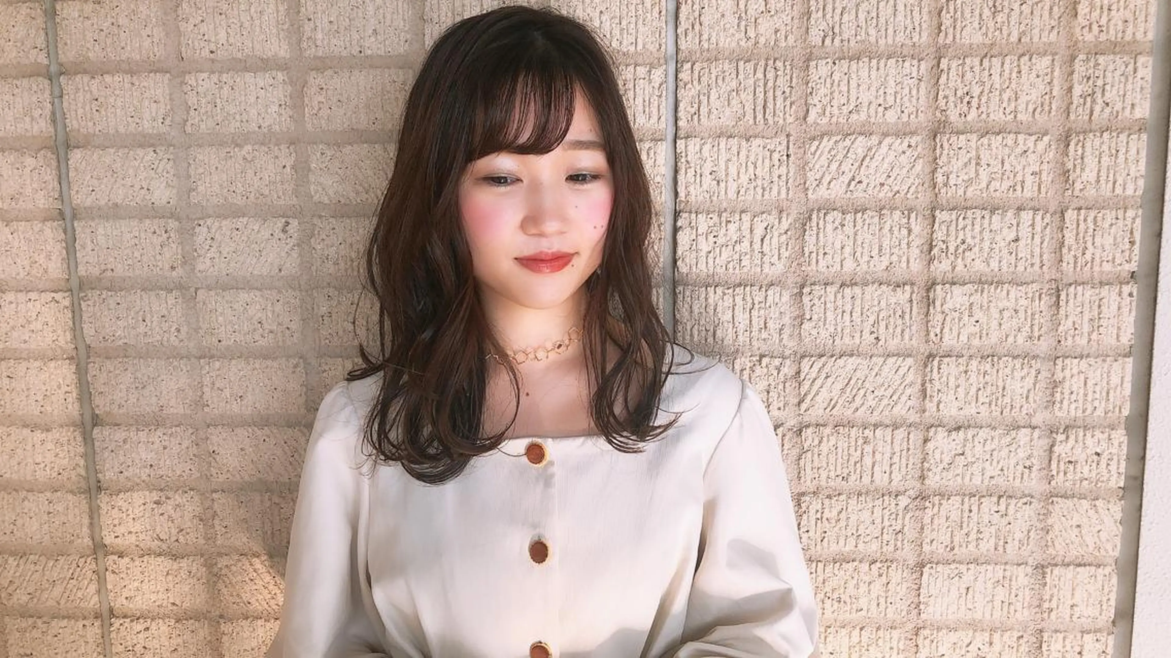 ミディアム カラー ネイル ツヤ髪カラー💎 佐藤あきのヘアスタイル