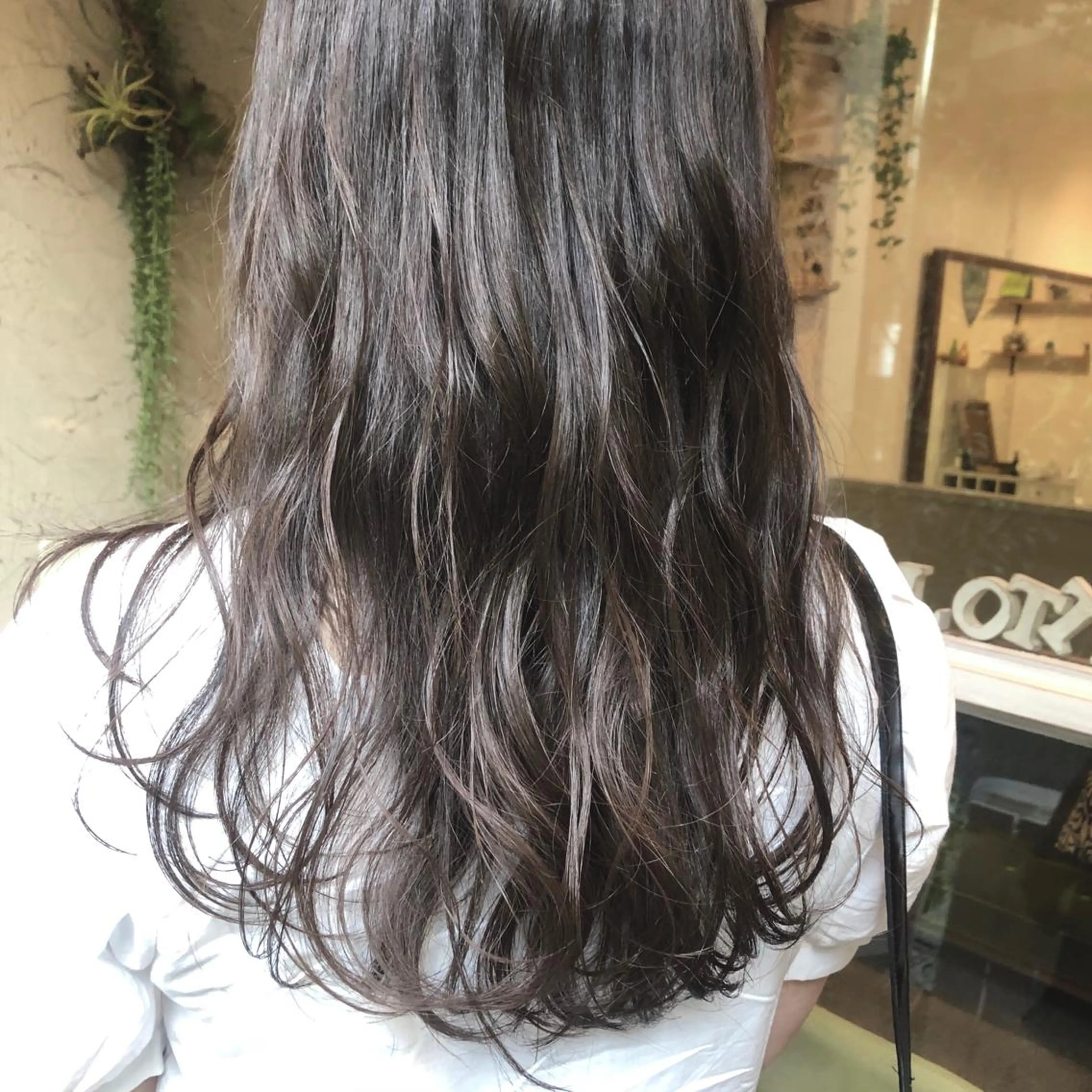 セミロング カット ヘアカラー トリートメント ニイムラ ミキのヘアスタイル