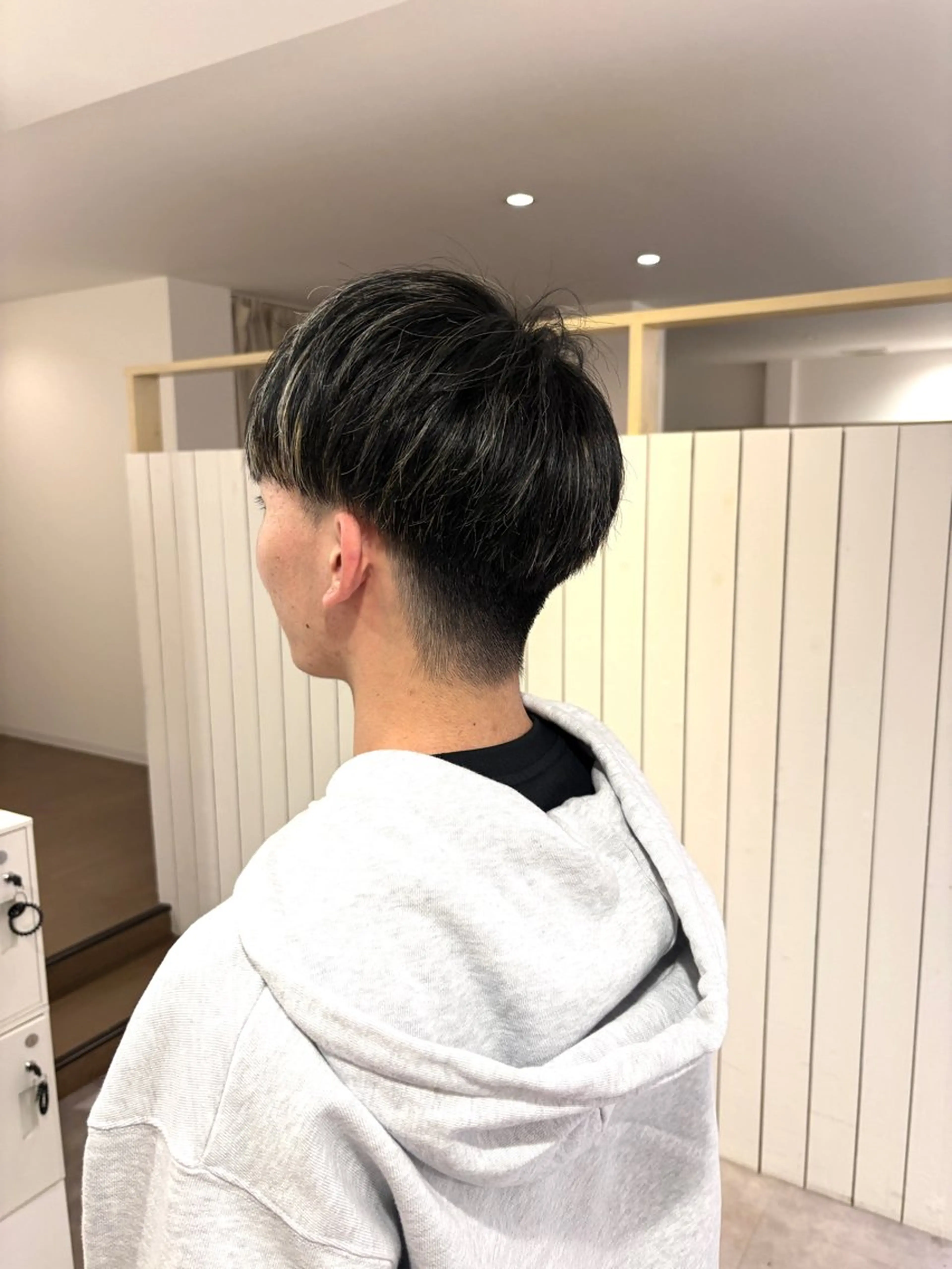 メンズ マッシュ 刈り上げ 新井 美優のヘアスタイル