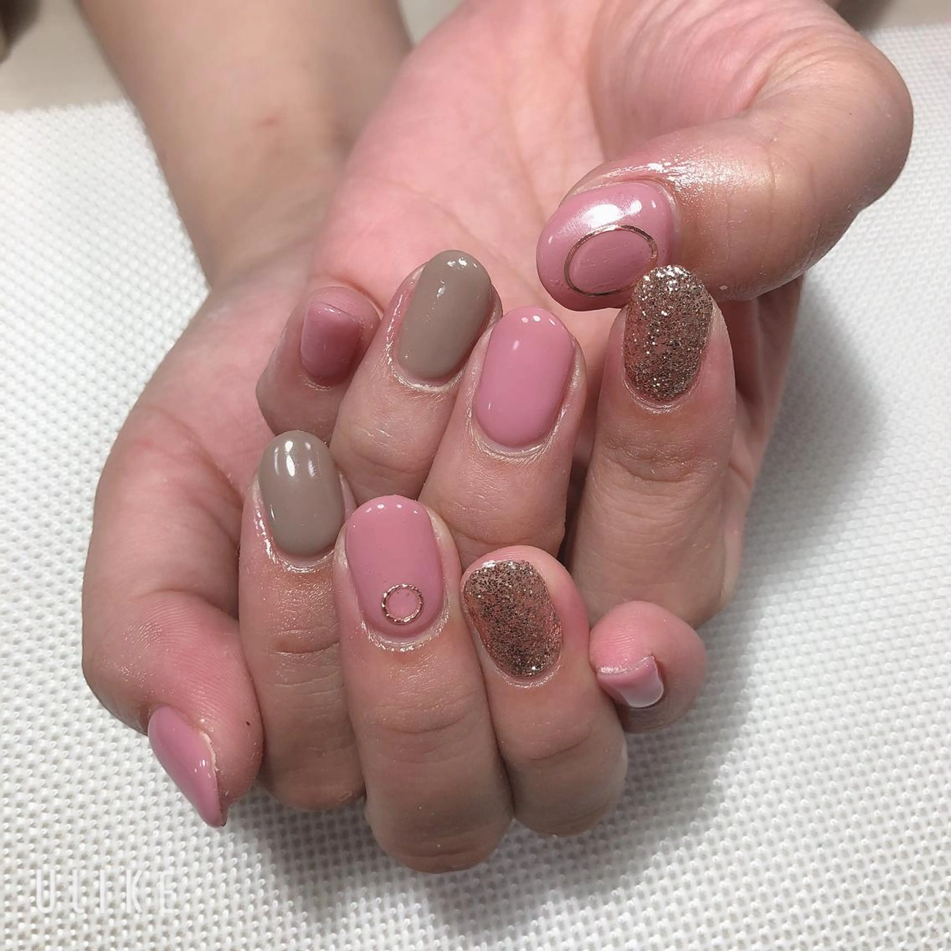 ネイル ゴールド ラメ(グリッター) nails 🎀meのネイルデザイン