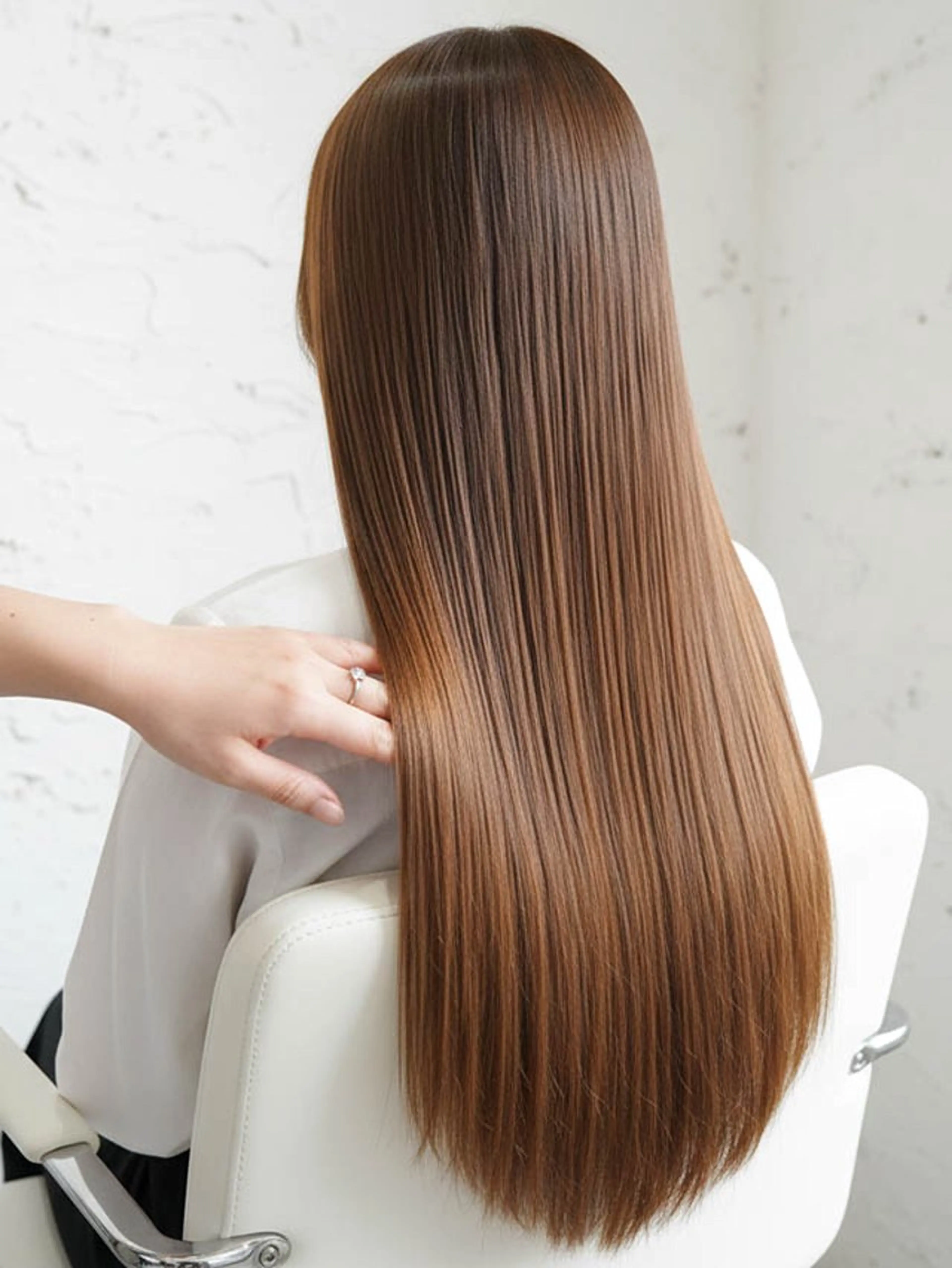 ロング 赤み消しオリーブ特化 柔らか縮毛矯正🌷辻のヘアスタイル